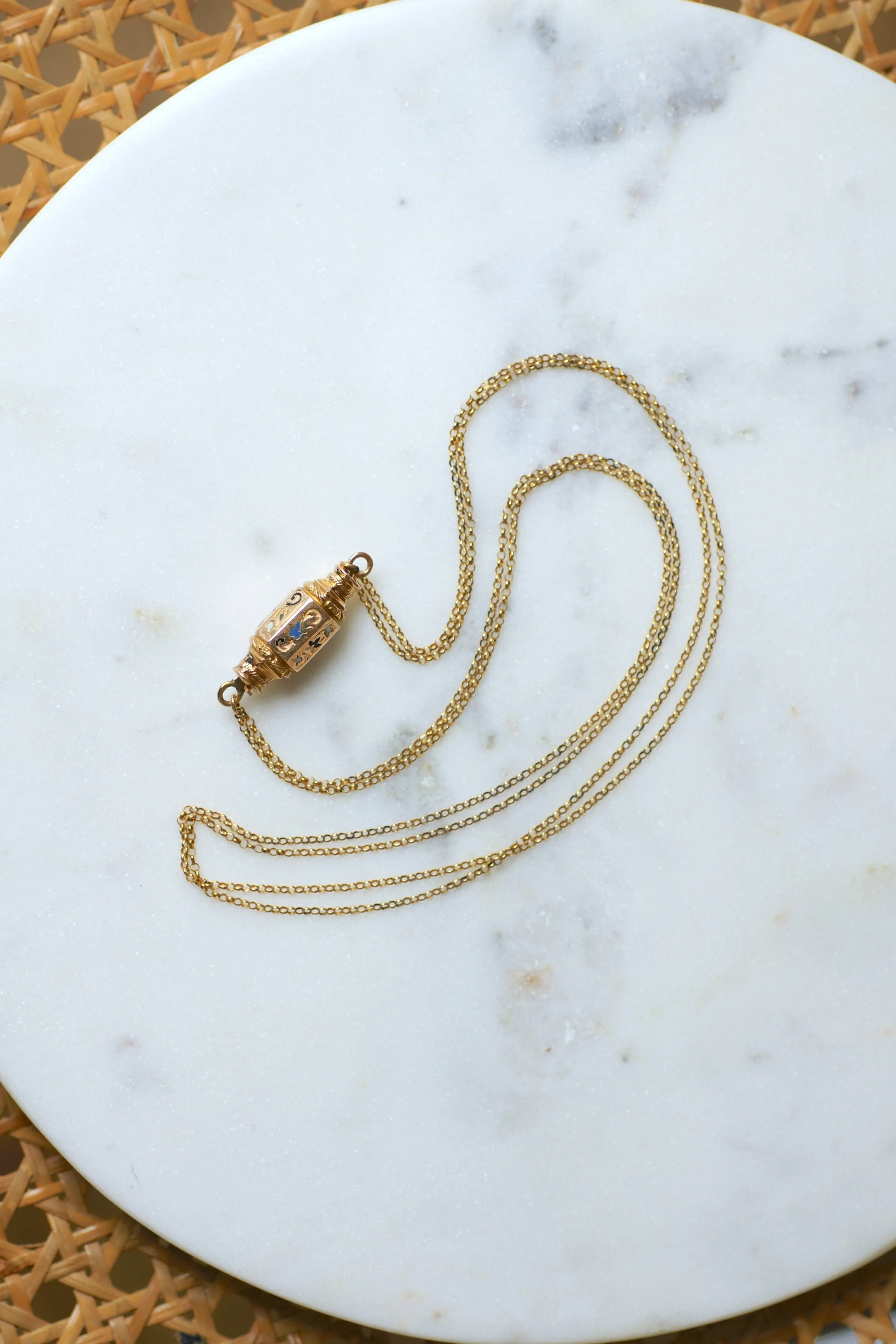 Collier Or Jaune Fermoir Barillet Emaillé et Croix sold by 58 Facettes product image thumbnail 5