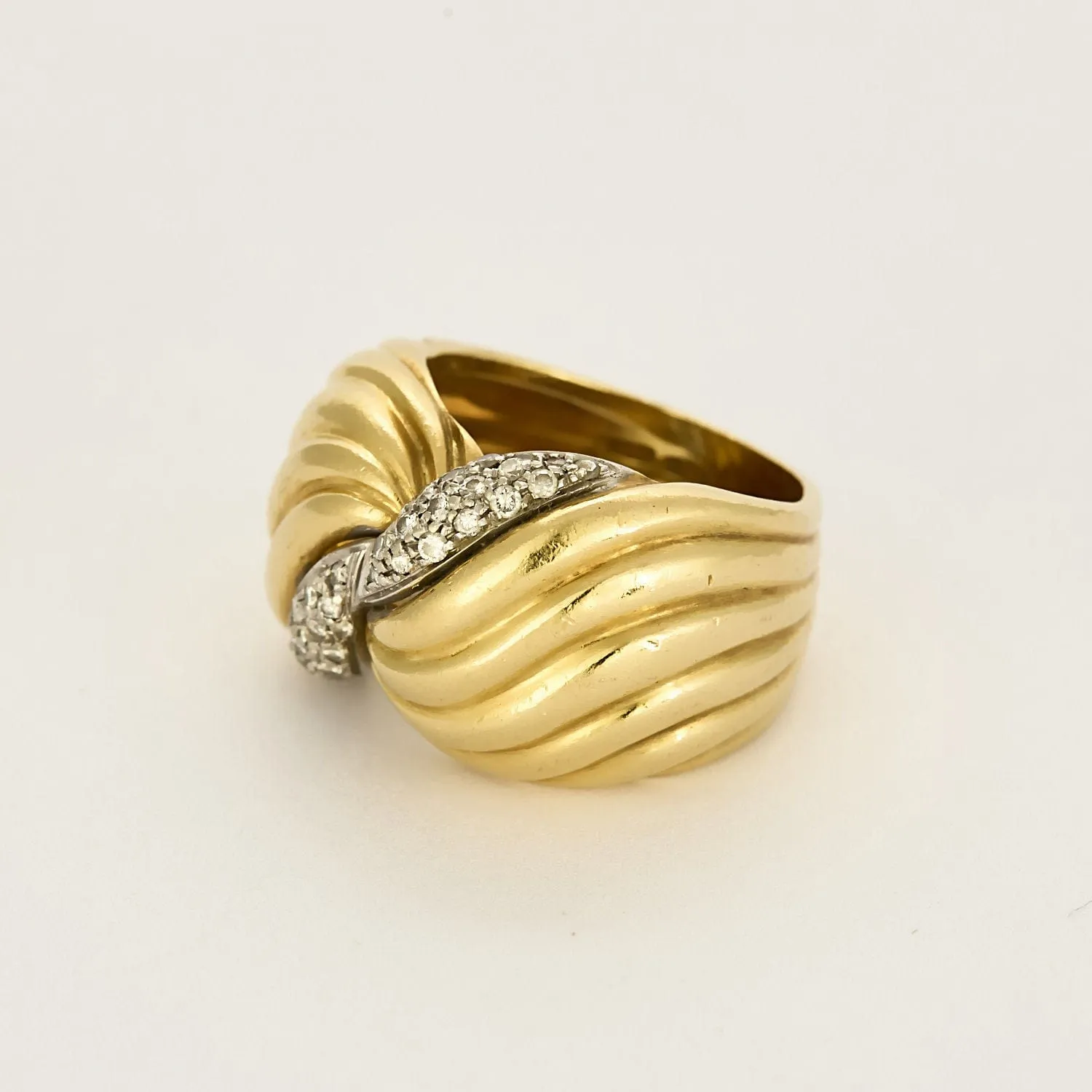 Bague or jaune et diamants à motif de noeud stylisé sold by 58 Facettes product image thumbnail 3