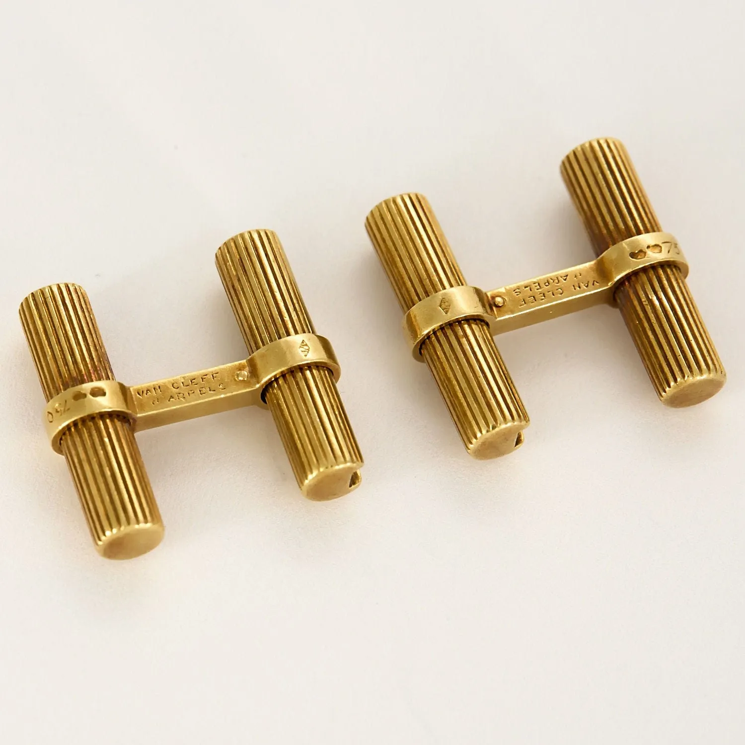 VAN CLEEF & ARPELS - Boutons de manchette or jaune sold by 58 Facettes product image thumbnail 2