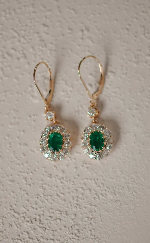 Antique emerald earrings sold by 58 Facettes