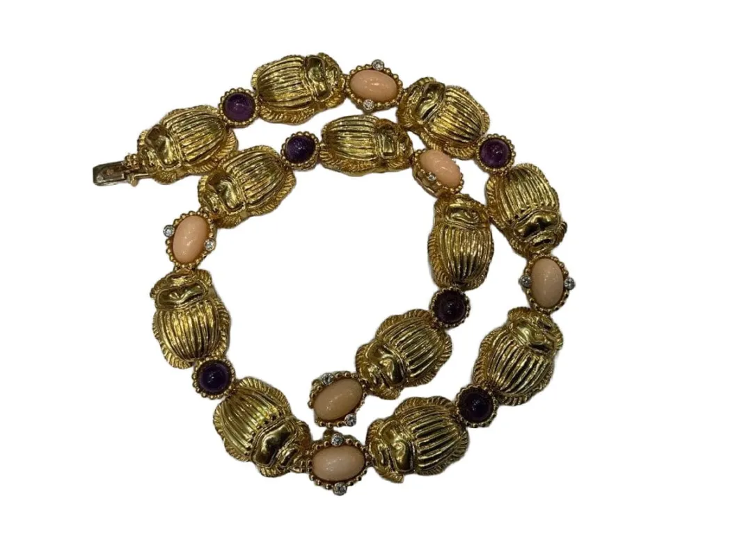 Collier transformable en deux bracelets  or jaune, corail, améthyste et diamants sold by 58 Facettes