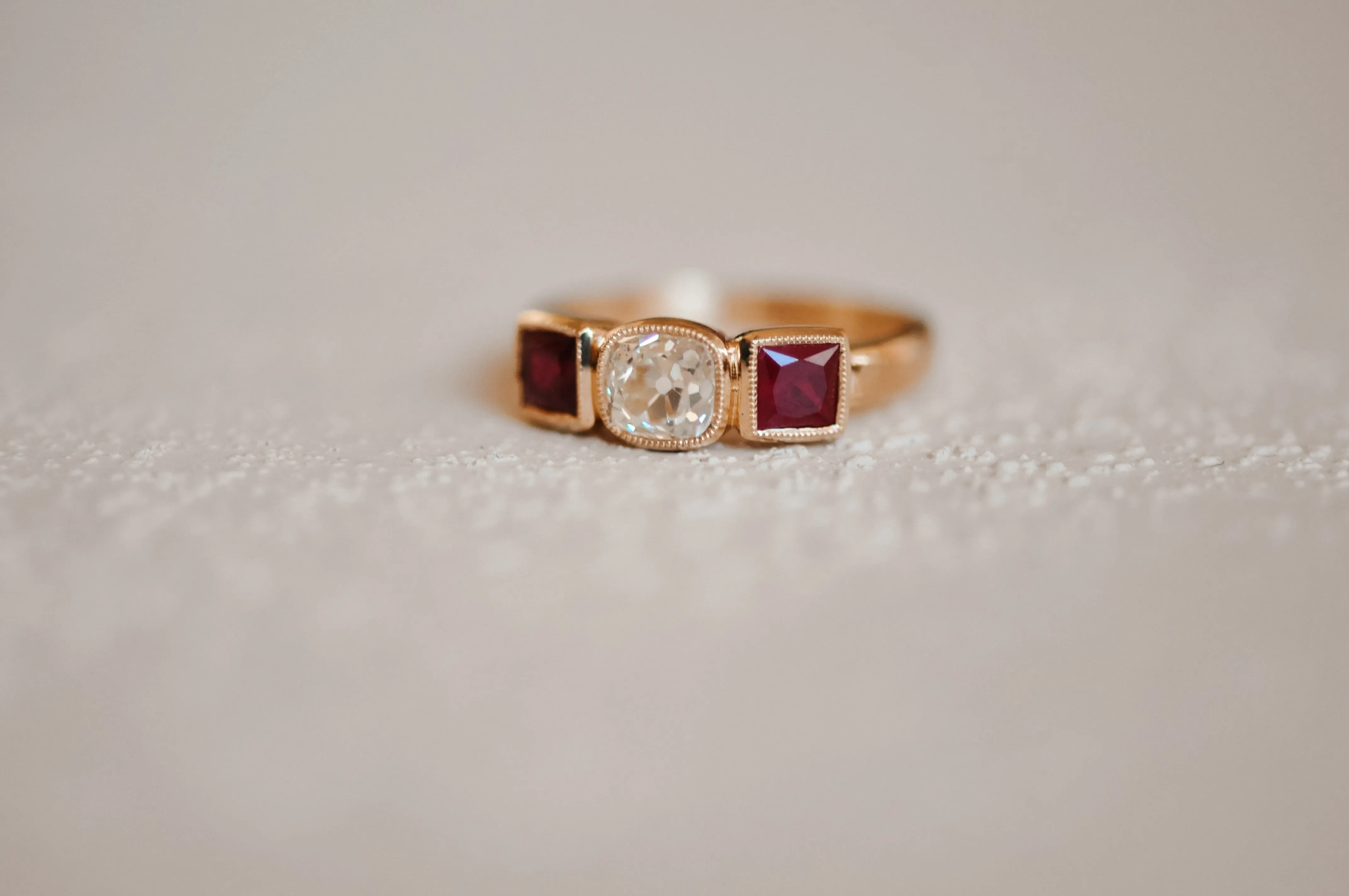 Antique yellow gold, ruby and diamond ring sold by 58 Facettes product image thumbnail 4