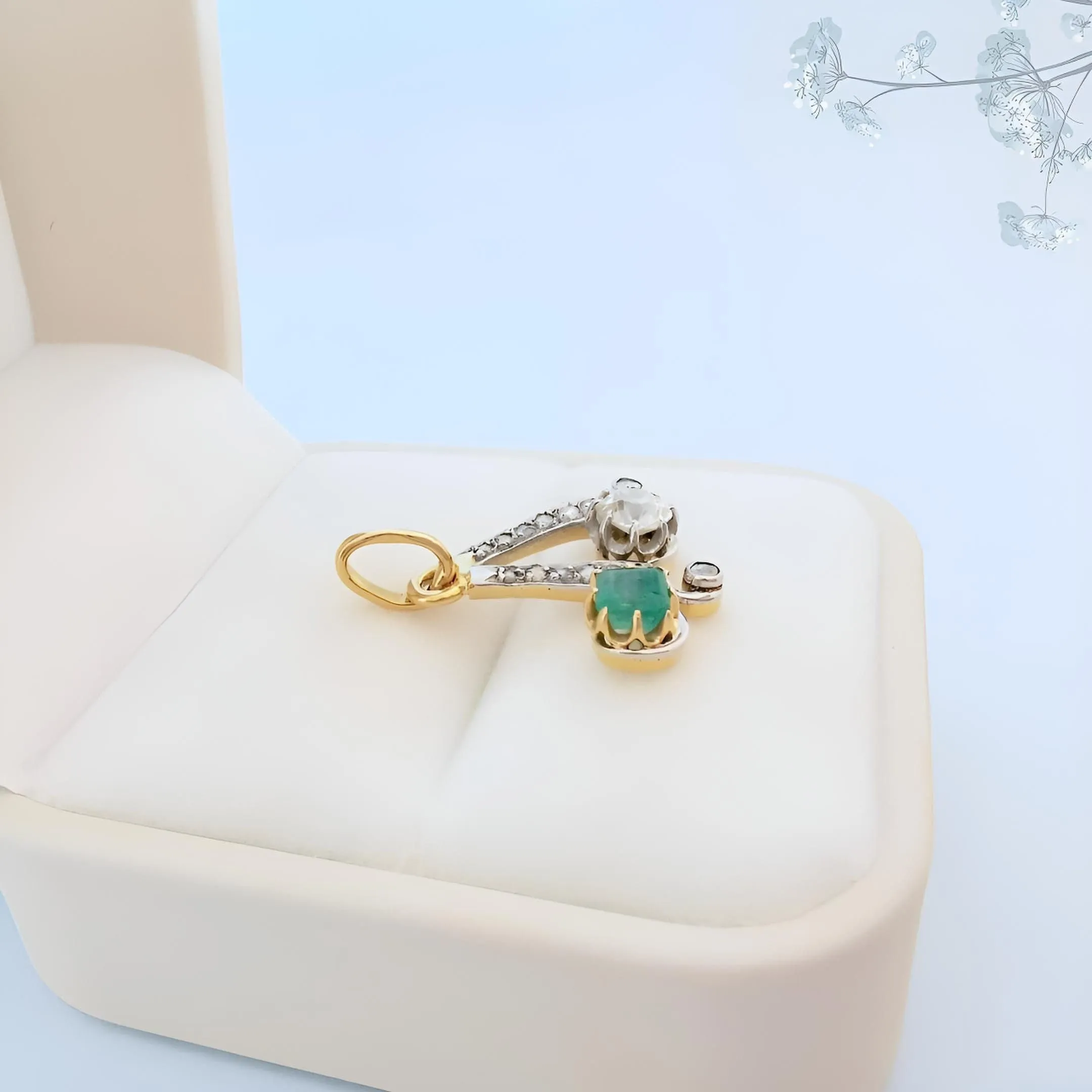 Pendentif Belle Époque émeraude et diamants sur or jaune et platine sold by 58 Facettes product image thumbnail 4