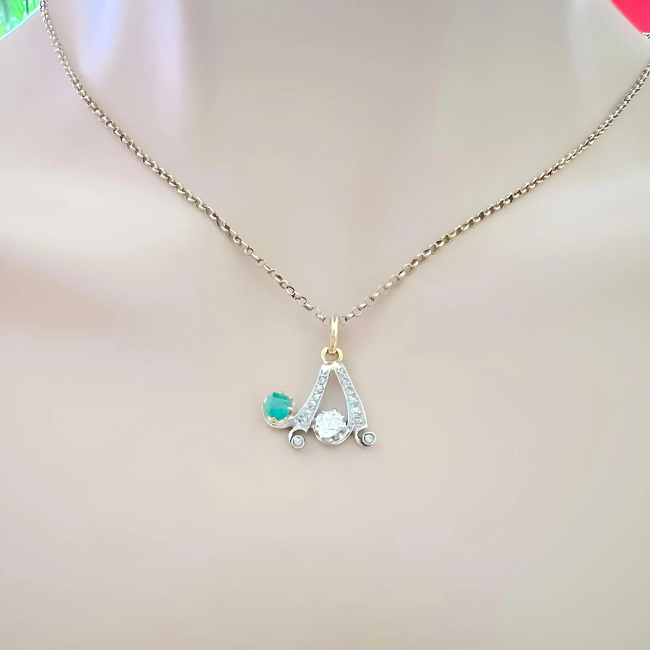 Pendentif Belle Époque émeraude et diamants sur or jaune et platine sold by 58 Facettes product image thumbnail 5