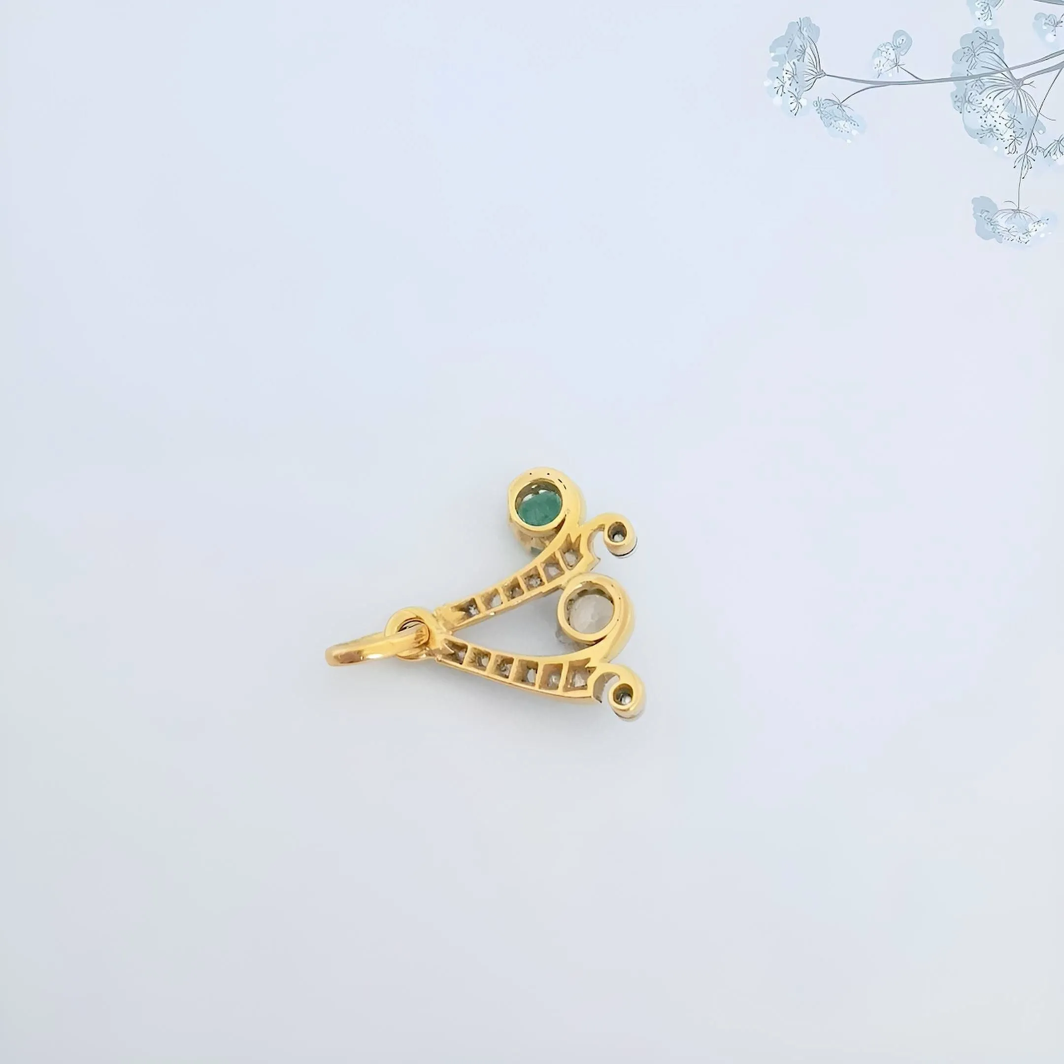 Pendentif Belle Époque émeraude et diamants sur or jaune et platine sold by 58 Facettes product image thumbnail 2