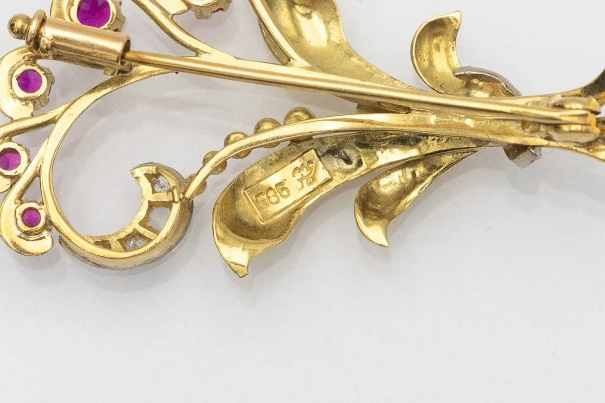 Broche en or, bouquet de fleurs avec rubis et diamants synthétiques, première moitié du XXe siècle. sold by 58 Facettes product image thumbnail 5