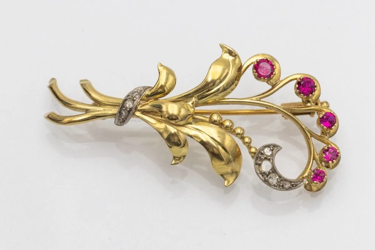 Broche en or, bouquet de fleurs avec rubis et diamants synthétiques, première moitié du XXe siècle. sold by 58 Facettes product image thumbnail 2