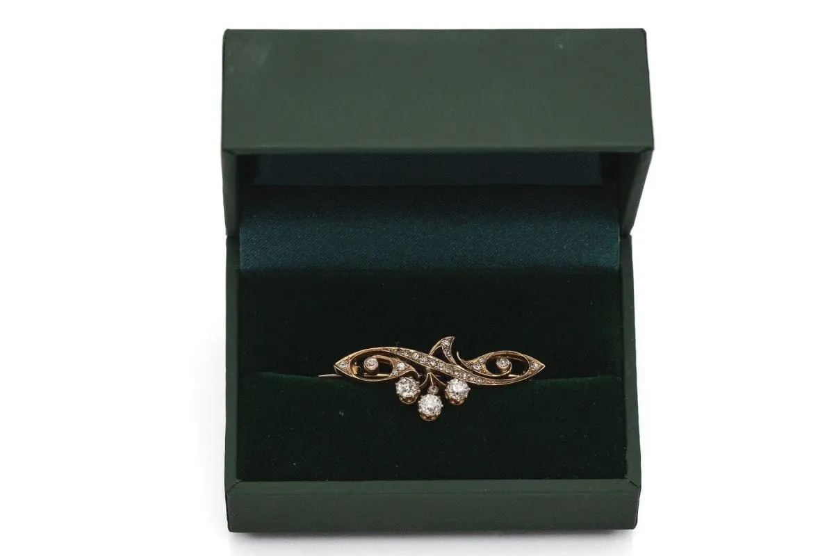 Broche ancienne en or jaune avec diamants de 0,85 carat de style Art Nouveau sold by 58 Facettes product image thumbnail 2