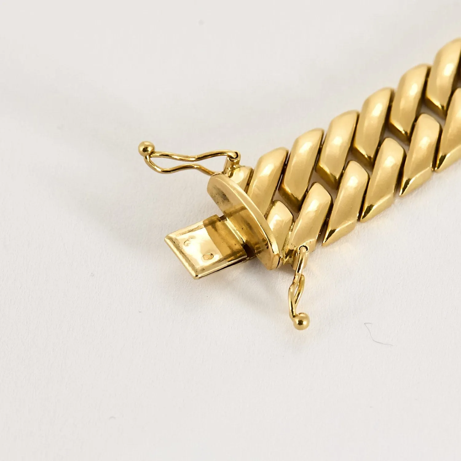 Bracelet composé d'une maille gourmette en or jaune sold by 58 Facettes product image thumbnail 2