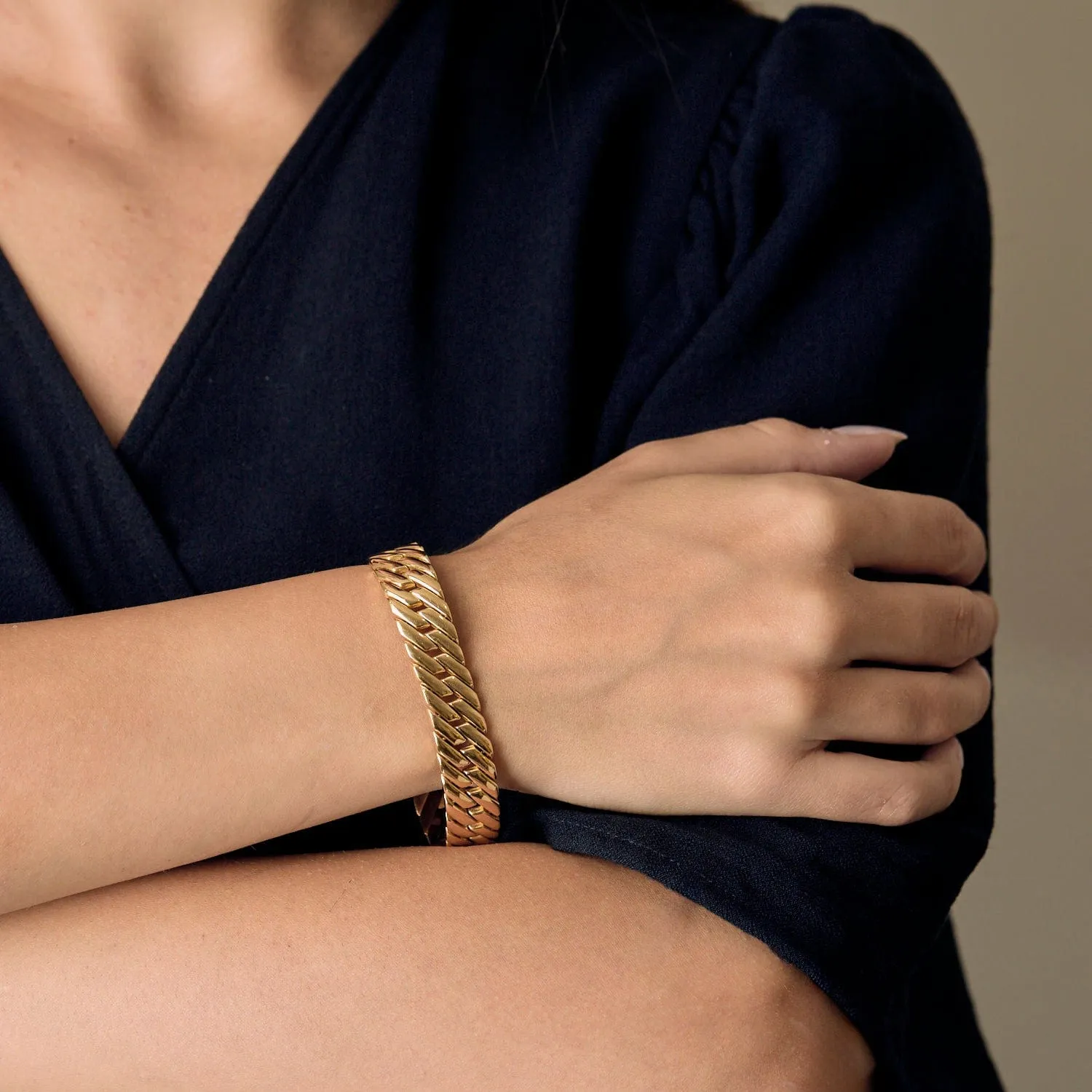 Bracelet composé d'une maille gourmette en or jaune sold by 58 Facettes product image thumbnail 3