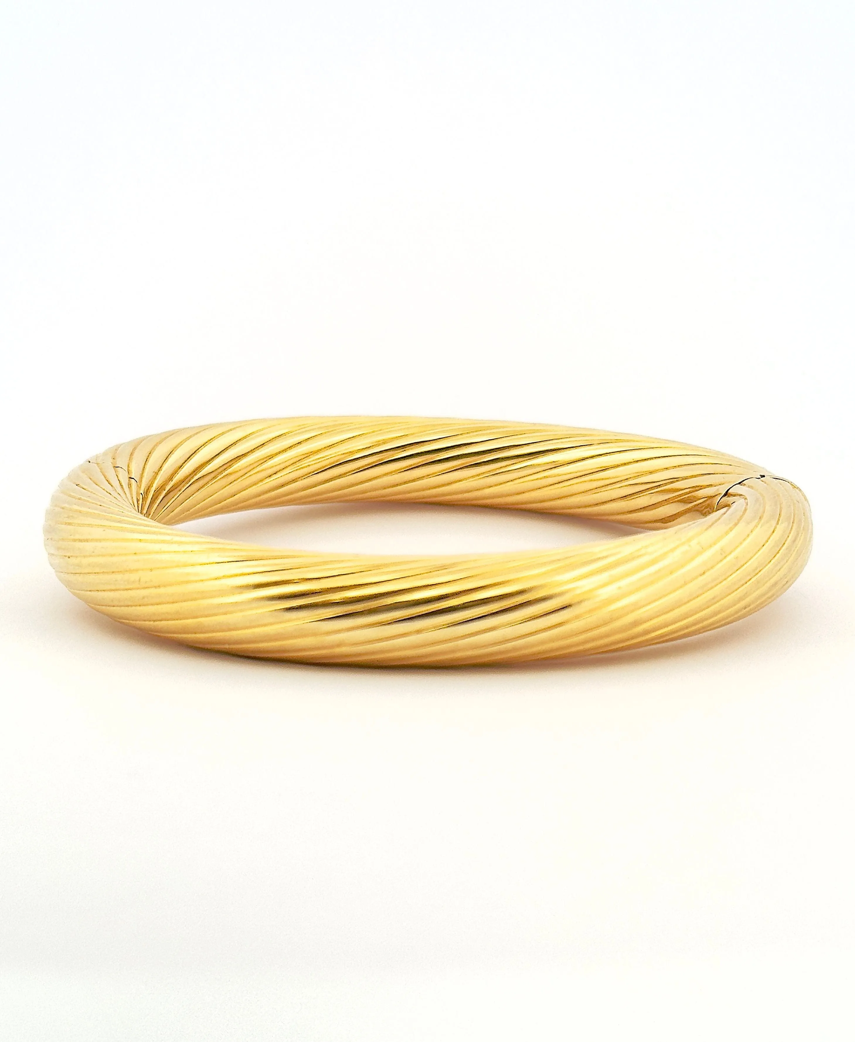 Bracelet jonc vintage en or jaune 18 carats sold by 58 Facettes product image thumbnail 5