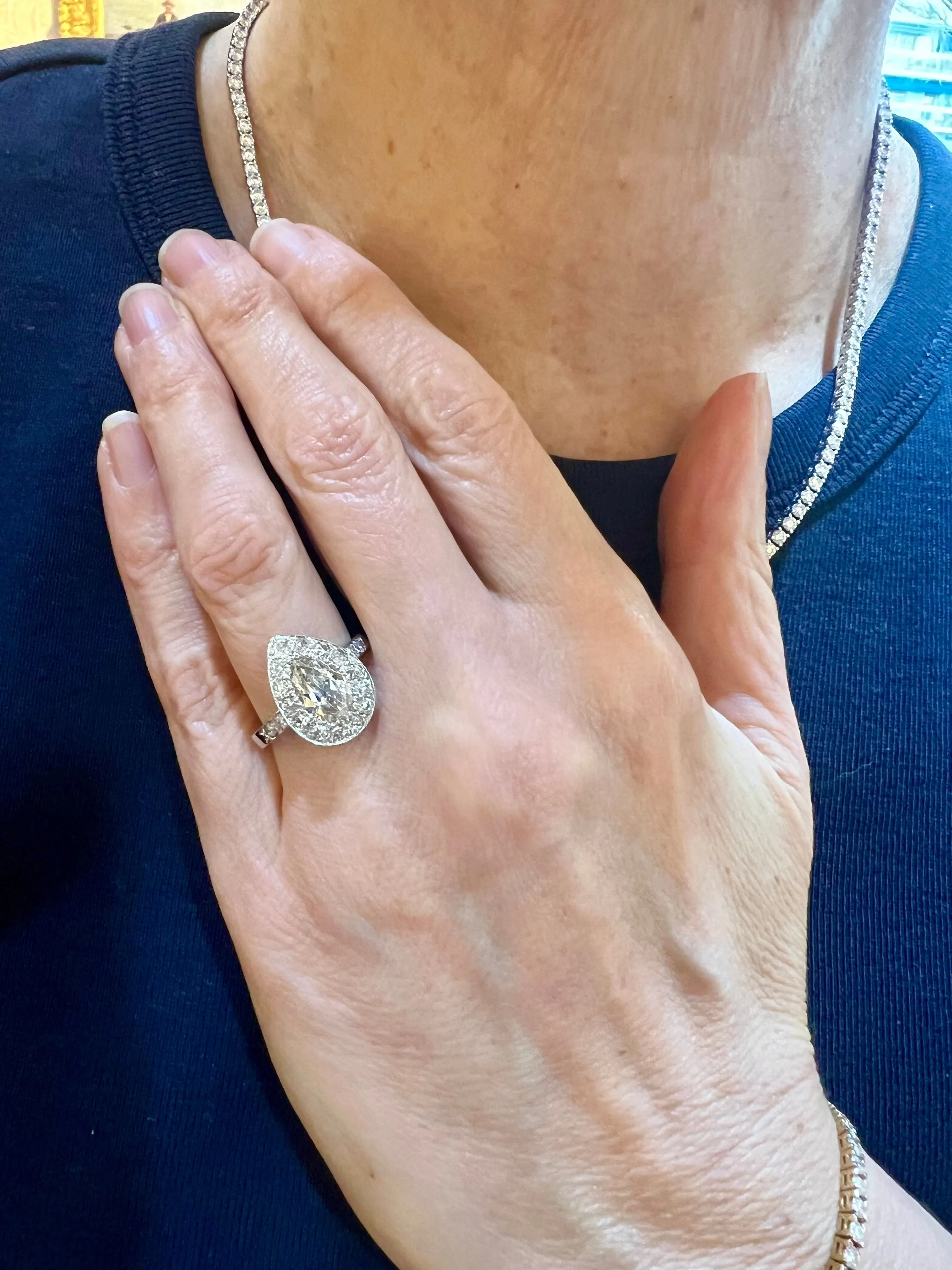 Bague Diamants Poire 1.90 Carats Platine Or Gris 18 Carats sold by 58 Facettes product image thumbnail 2