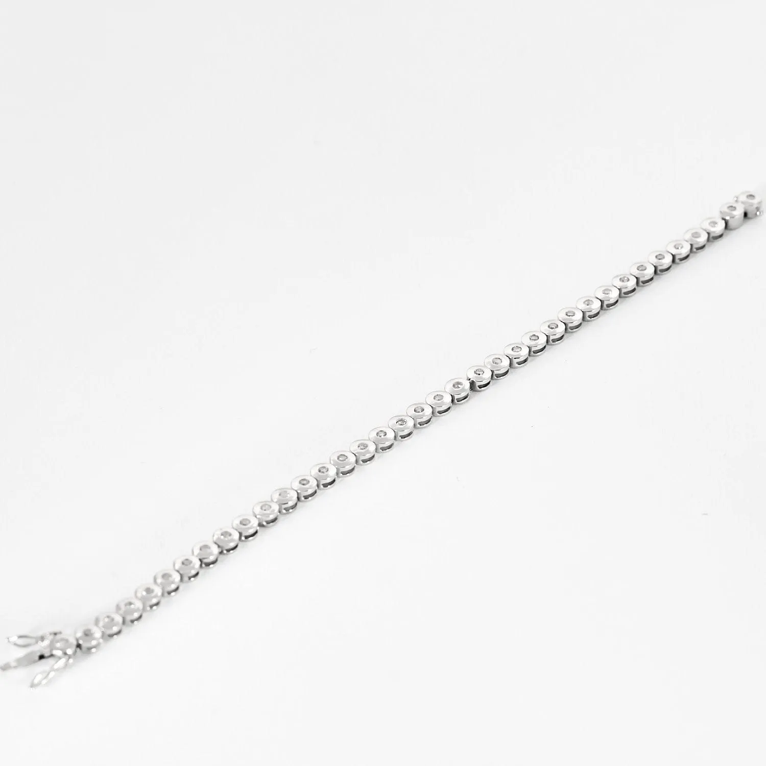 Bracelet en or blanc et diamants sold by 58 Facettes product image thumbnail 4