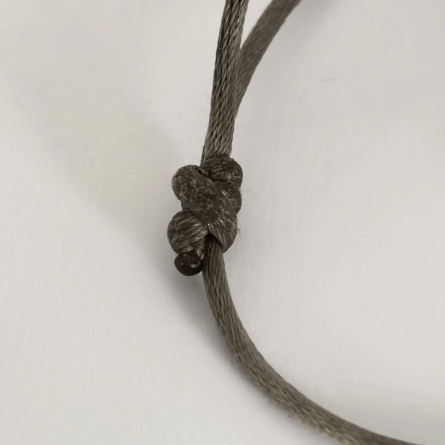 CARTIER - TRinity - Bracelet cordon et pendentif trois ors sold by 58 Facettes product image thumbnail 4