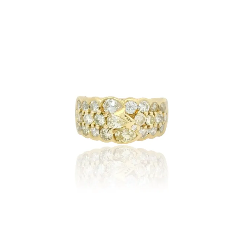 Vintage ring with gradient diamonds. sold by 58 Facettes