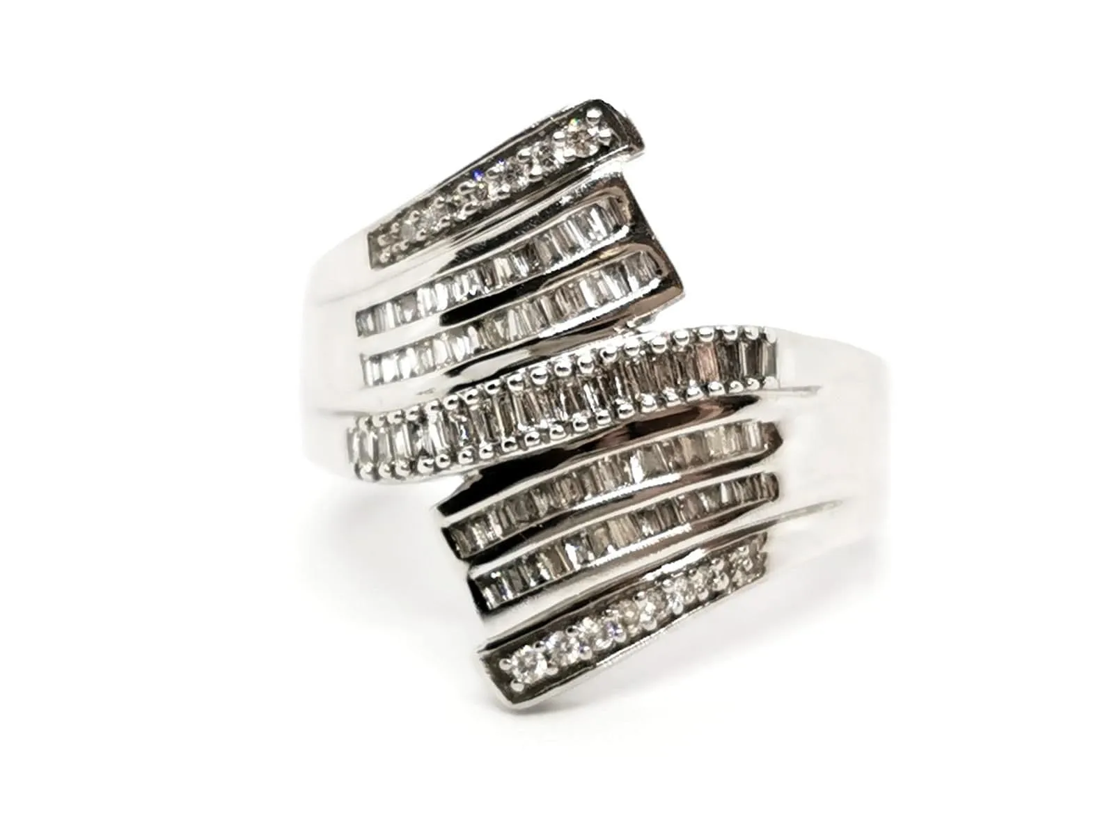 Bague en or blanc 18 carats sertie de 93 diamants sold by 58 Facettes product image thumbnail 4