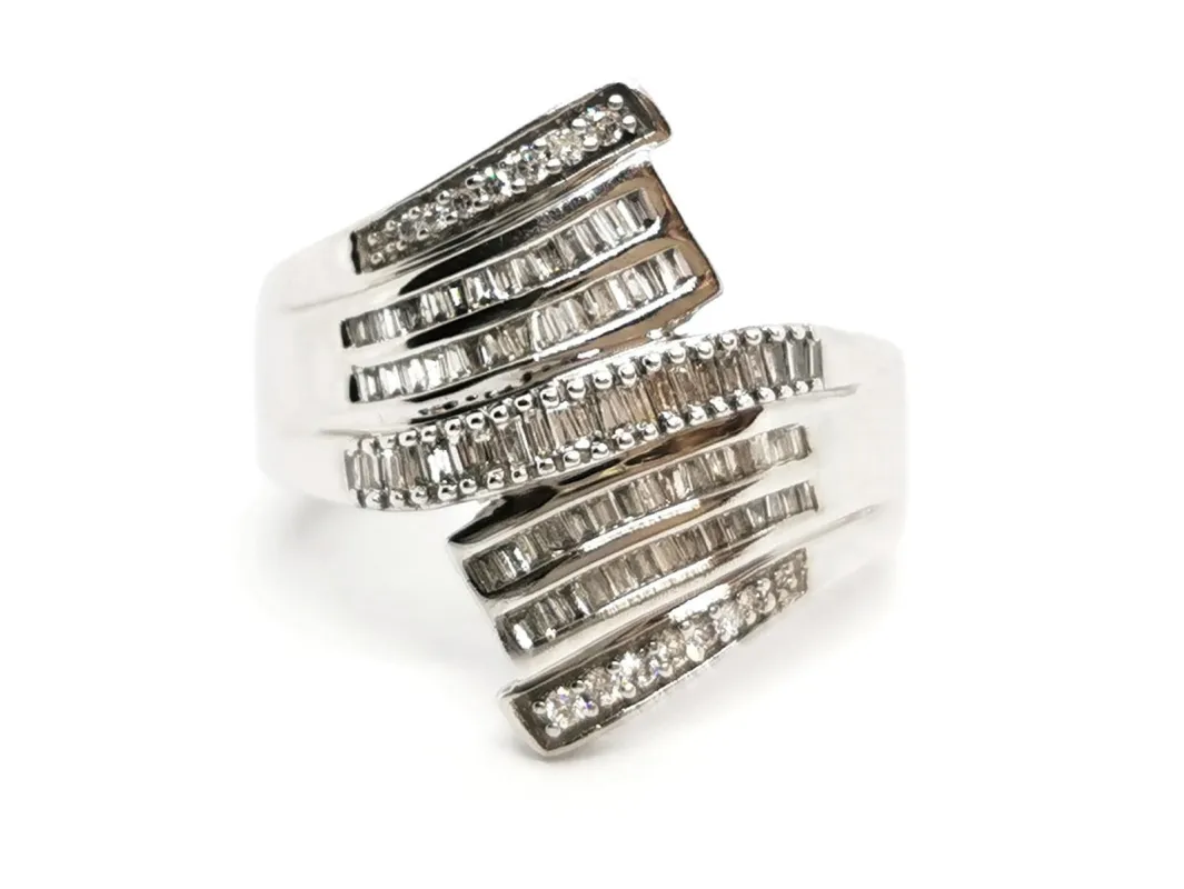 Bague en or blanc 18 carats sertie de 93 diamants made by 58 Facettes
