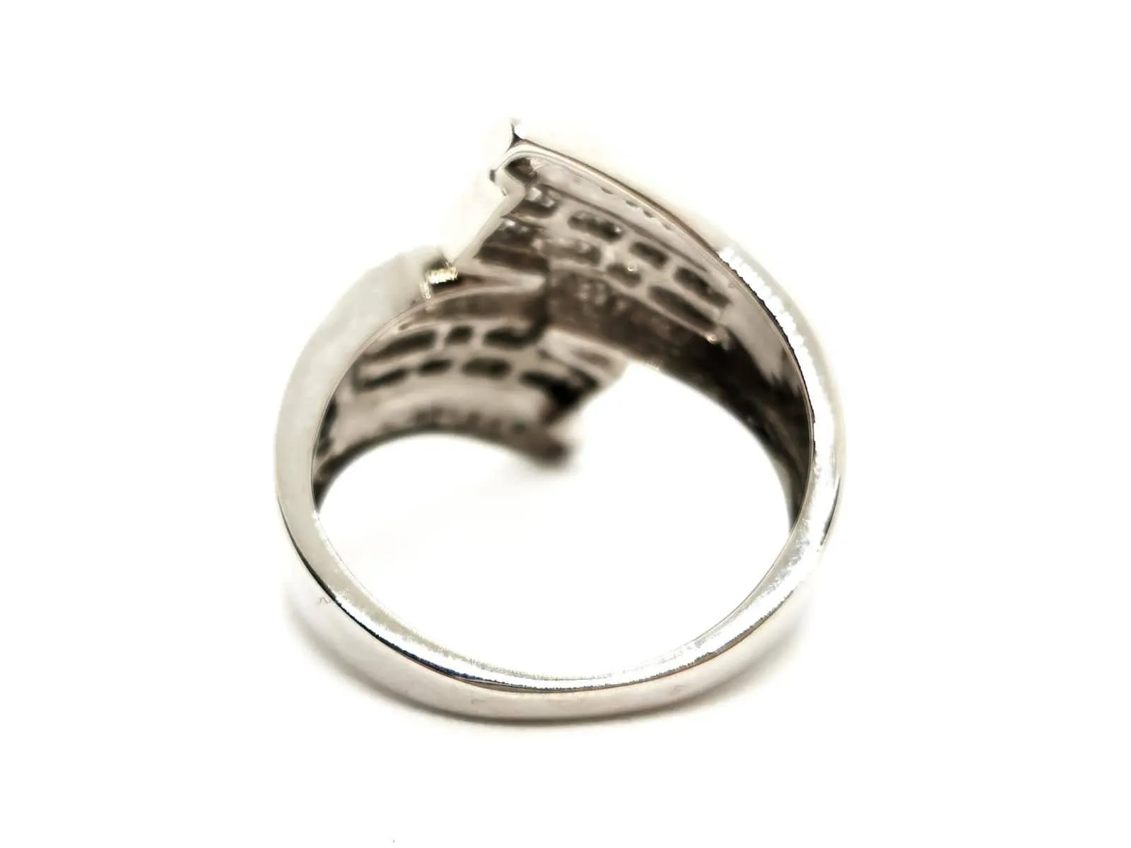 Bague en or blanc 18 carats sertie de 93 diamants sold by 58 Facettes product image thumbnail 5