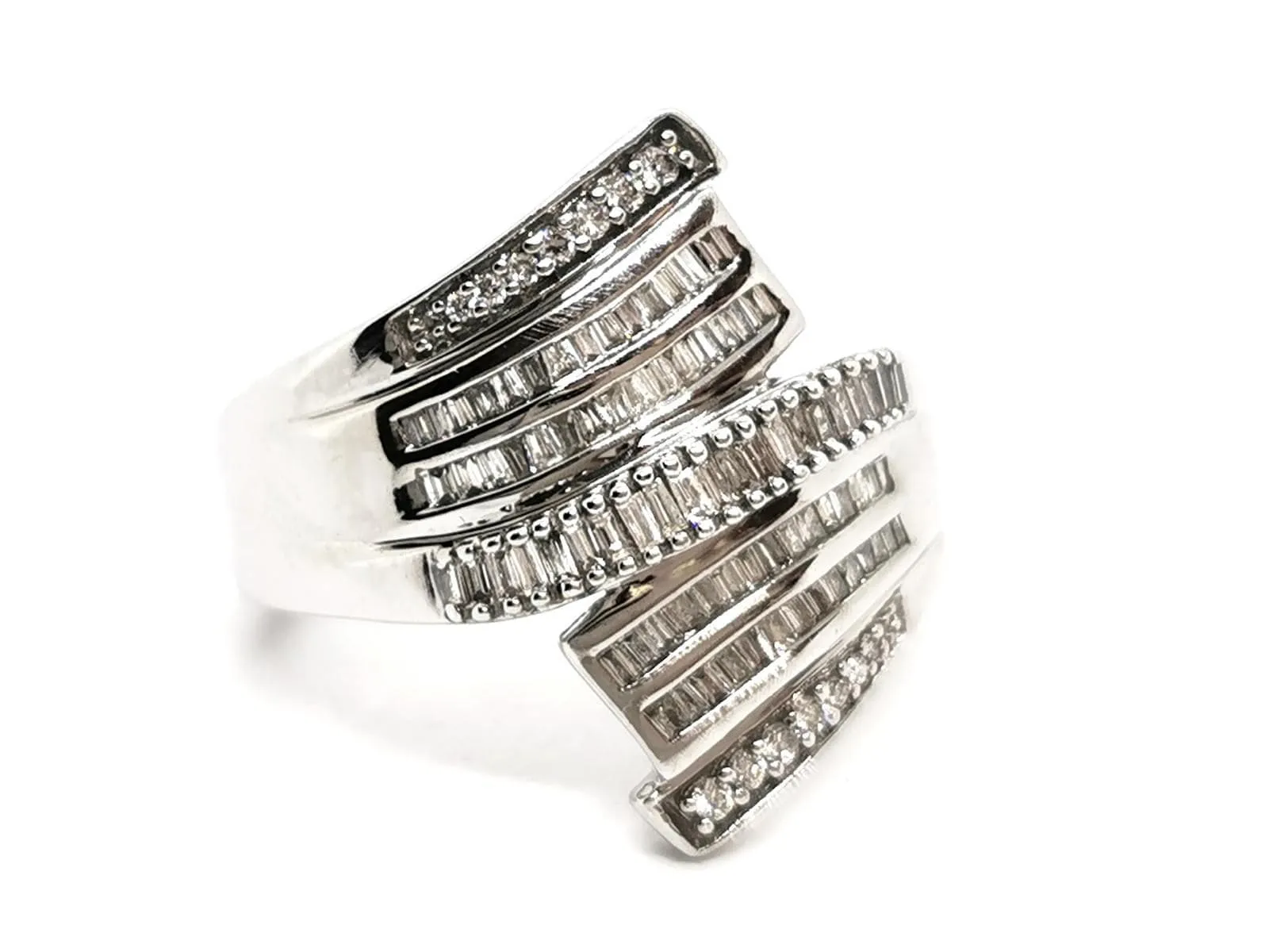 Bague en or blanc 18 carats sertie de 93 diamants sold by 58 Facettes product image thumbnail 2