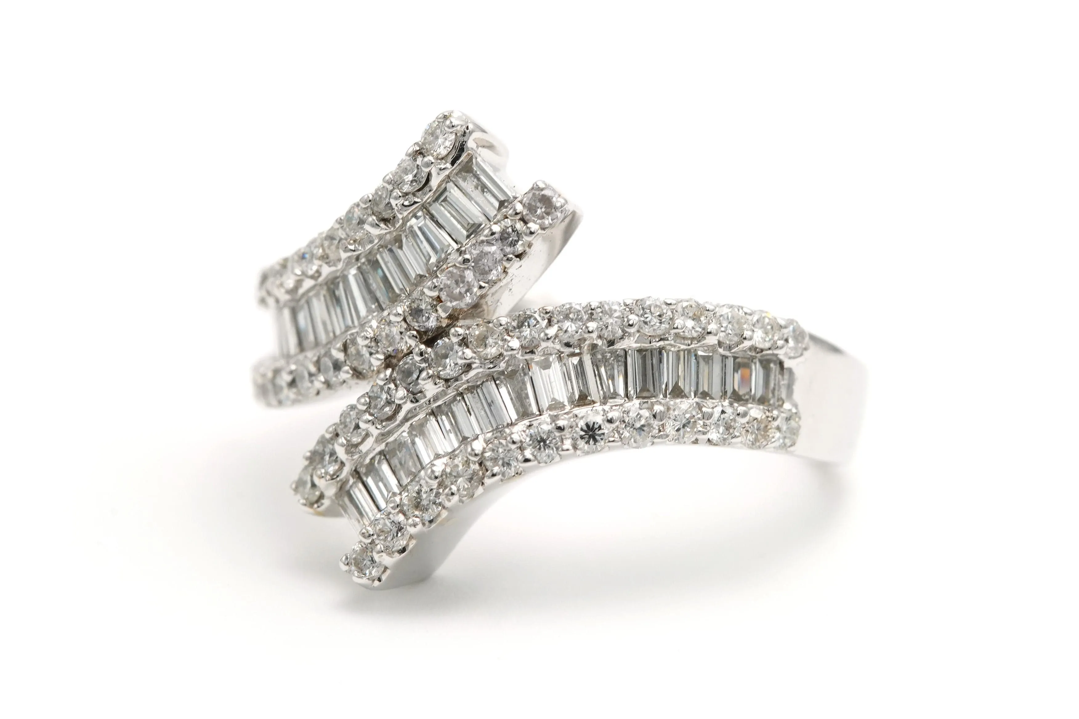 Bague contemporain or blanc, diamants baguette et diamants brillant sold by 58 Facettes product image thumbnail 2