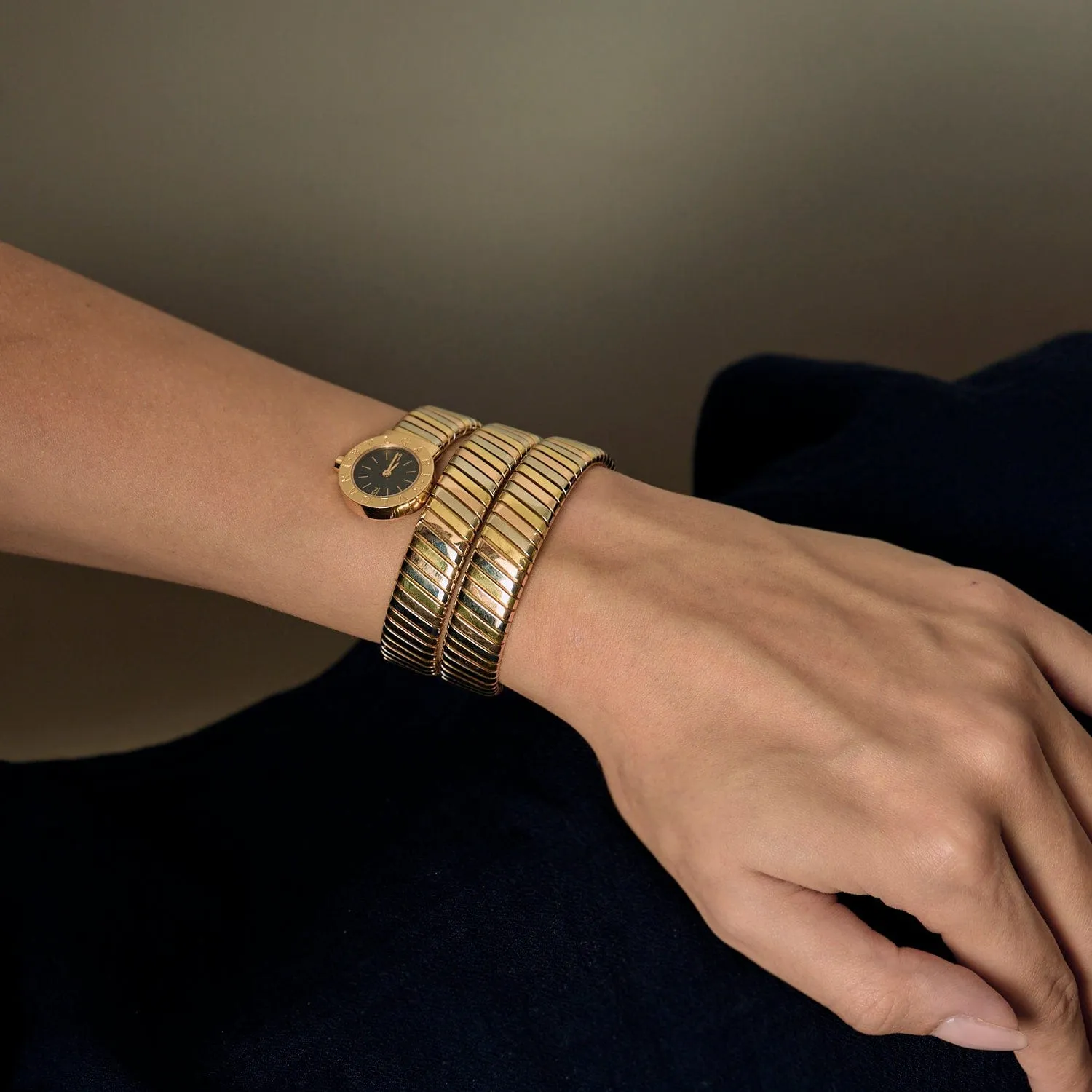 BVLGARI - Montre Serpenti Tubogas - Montre trois ors à boitier rond à mouvement quartz sold by 58 Facettes product image thumbnail 2