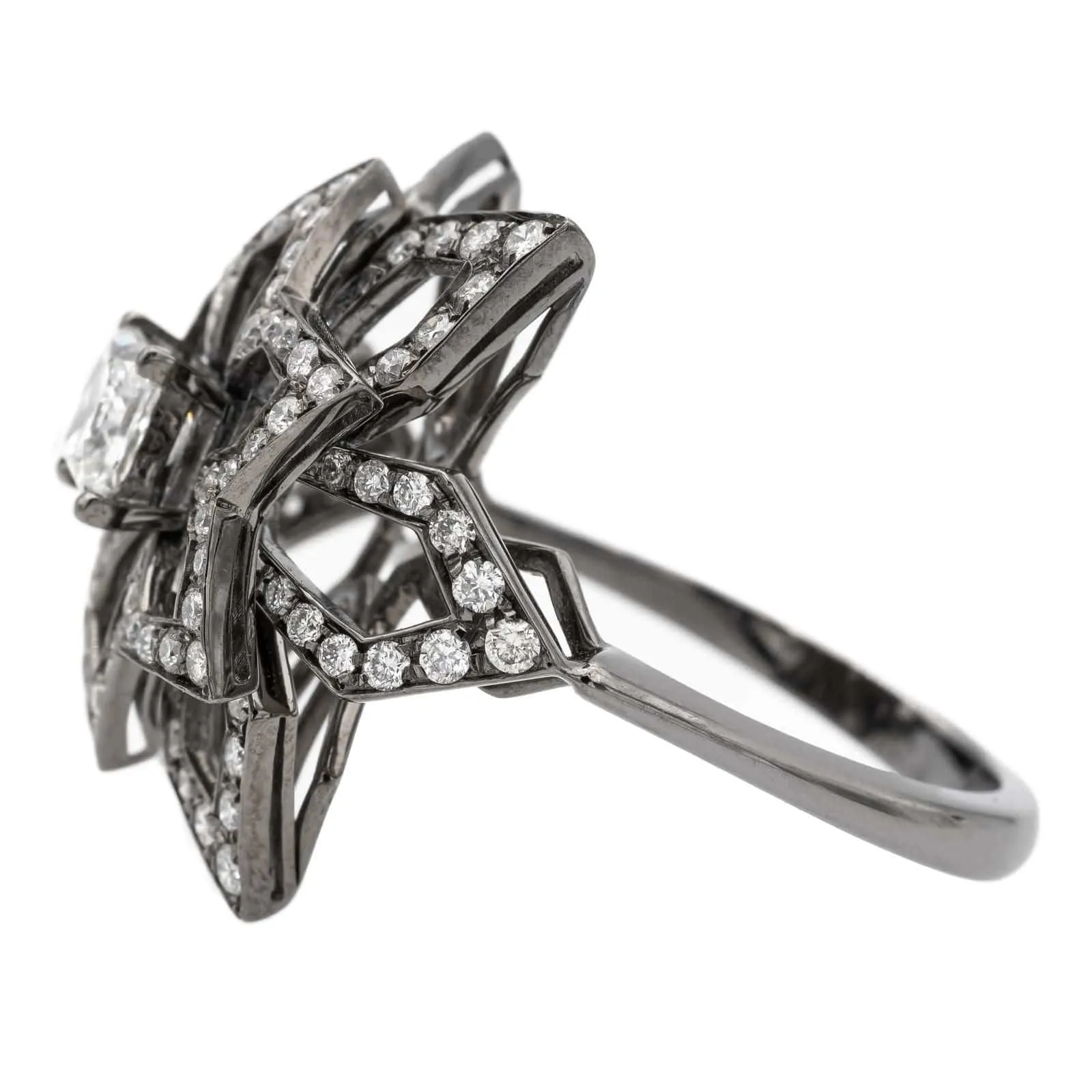 Bague Fleur Or noir Diamant sold by 58 Facettes product image thumbnail 4