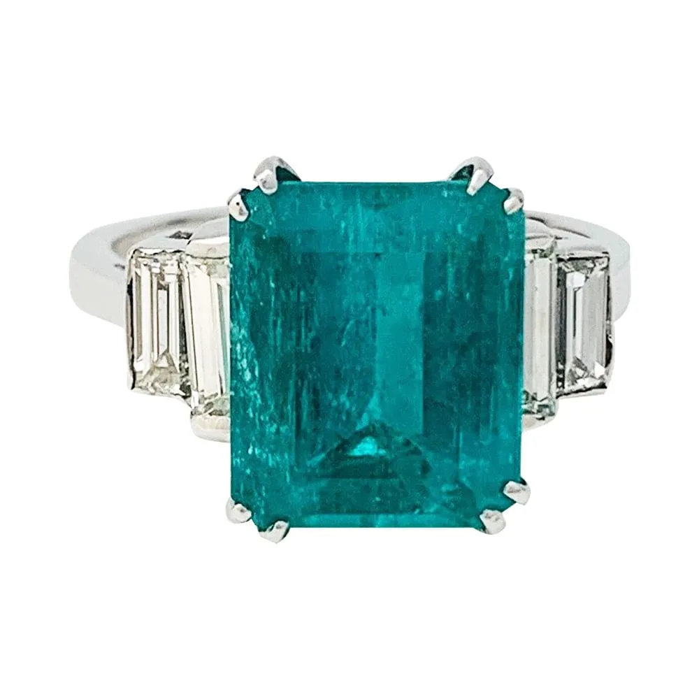Bague or blanc, émeraude 5.90 cts, diamants. sold by 58 Facettes