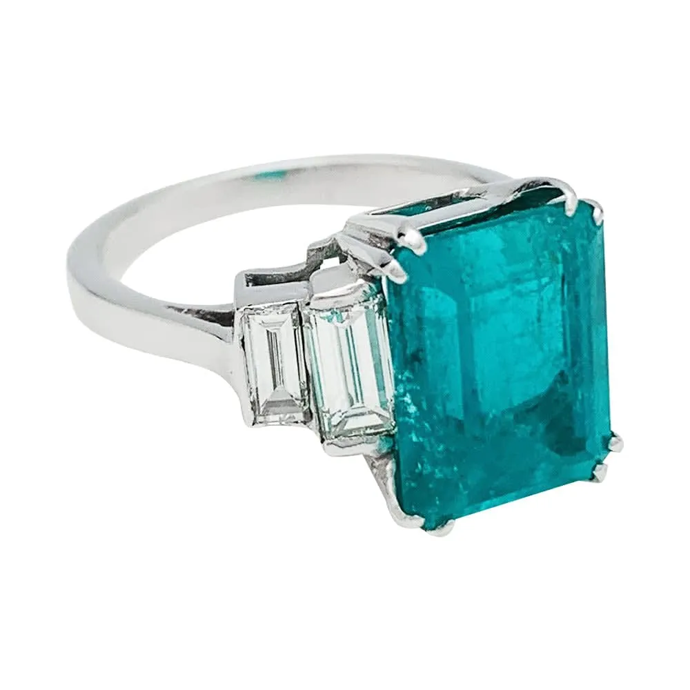 Bague or blanc, émeraude 5.90 cts, diamants. sold by 58 Facettes product image thumbnail 5