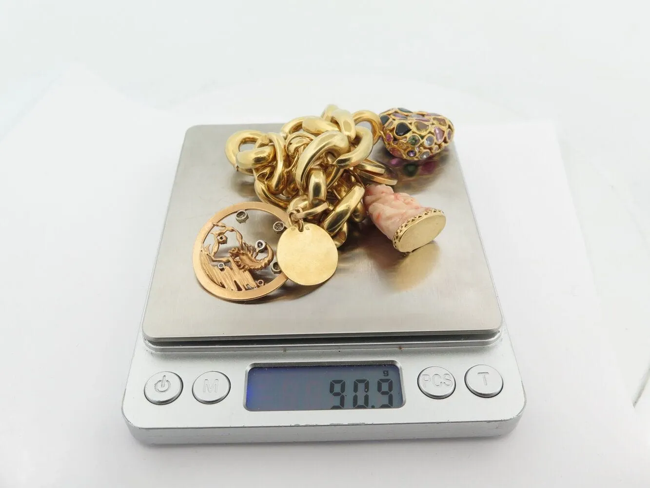 bracelet gourmette breloques coeur zodiac t18 or jaune 18k 90.5gr charms sold by 58 Facettes product image thumbnail 4