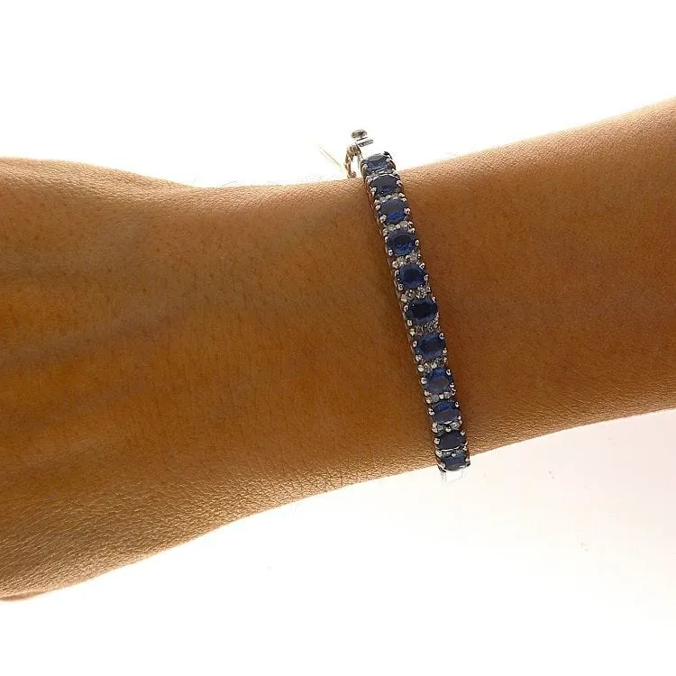 Bracelet rigide en or blanc avec saphirs et diamants sold by 58 Facettes product image thumbnail 2