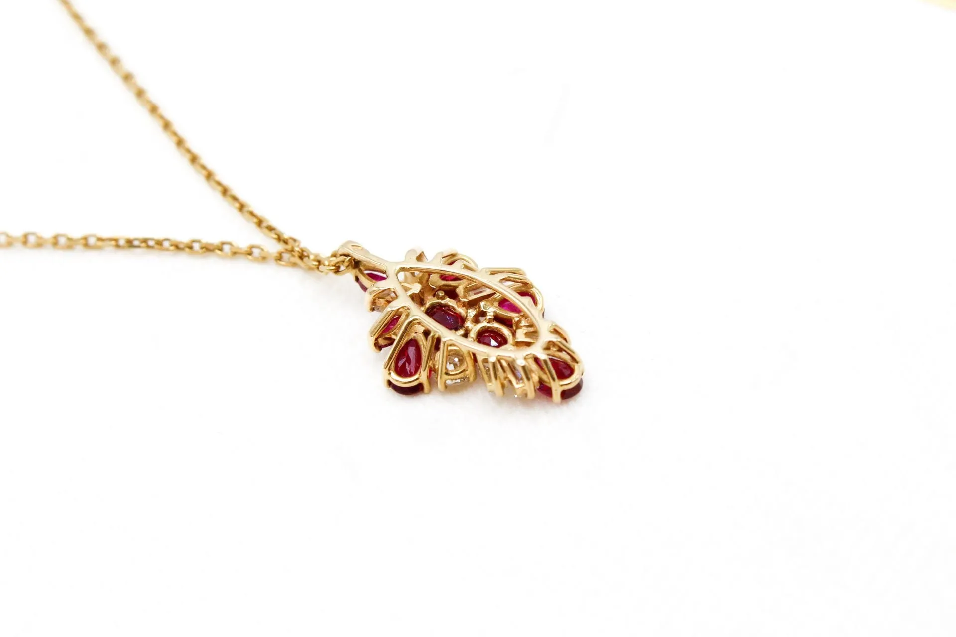 Pendentif rubis et diamants en or jaune 750 sold by 58 Facettes product image thumbnail 5