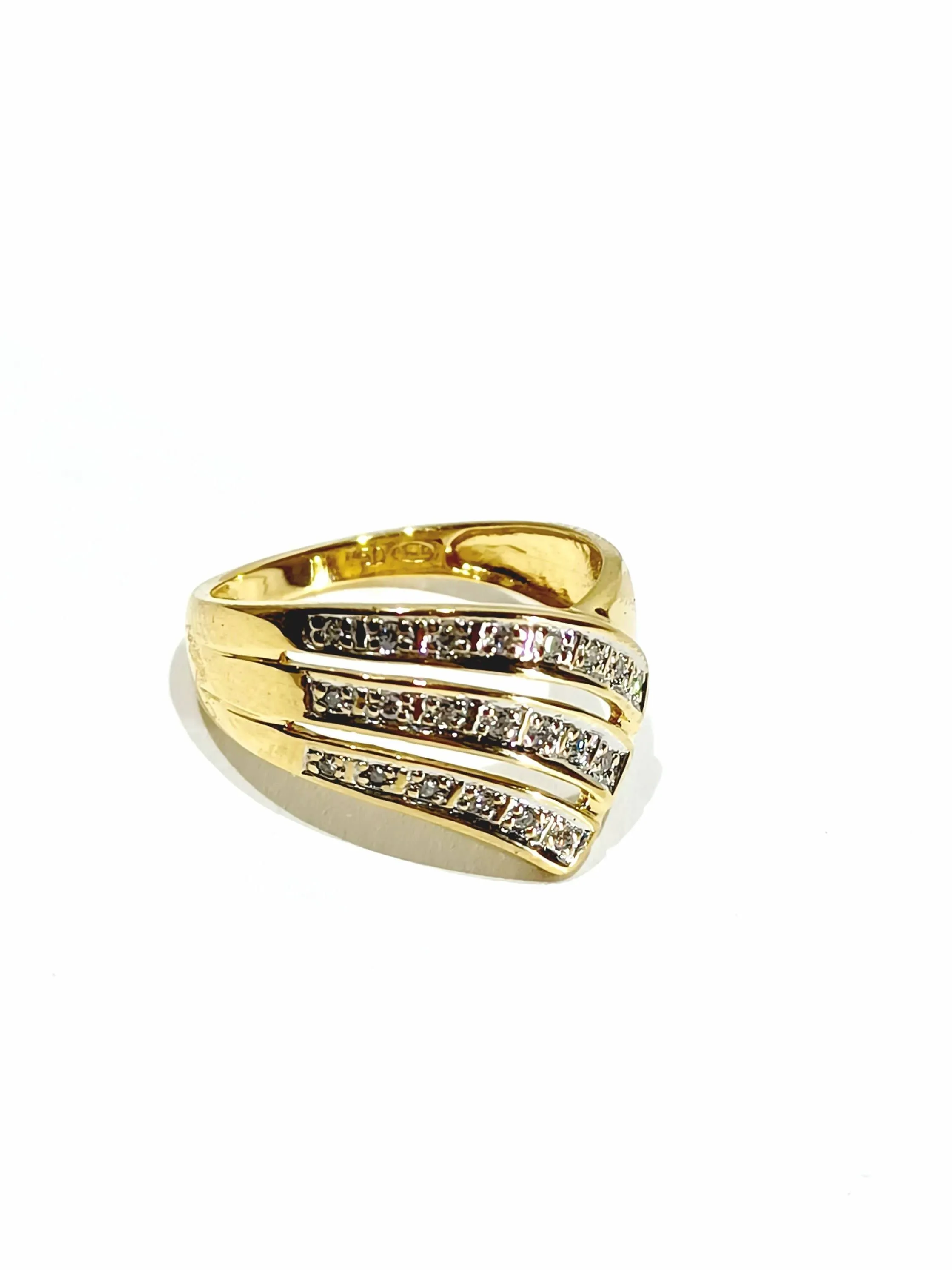 Bague or jaune diamants sold by 58 Facettes