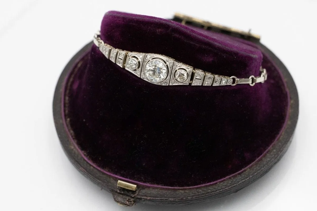 Bracelet Art Déco avec de beaux diamants taille ancienne sold by 58 Facettes product image thumbnail 3