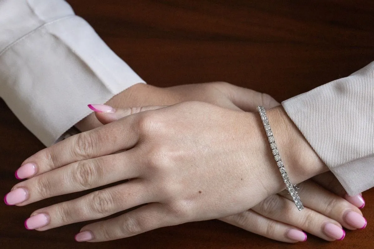 Bracelet tennis en or blanc avec diamants de 8,00 ct sold by 58 Facettes product image thumbnail 4