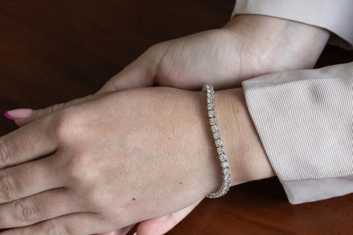 Bracelet tennis en or blanc avec diamants de 8,00 ct sold by 58 Facettes product image thumbnail 2