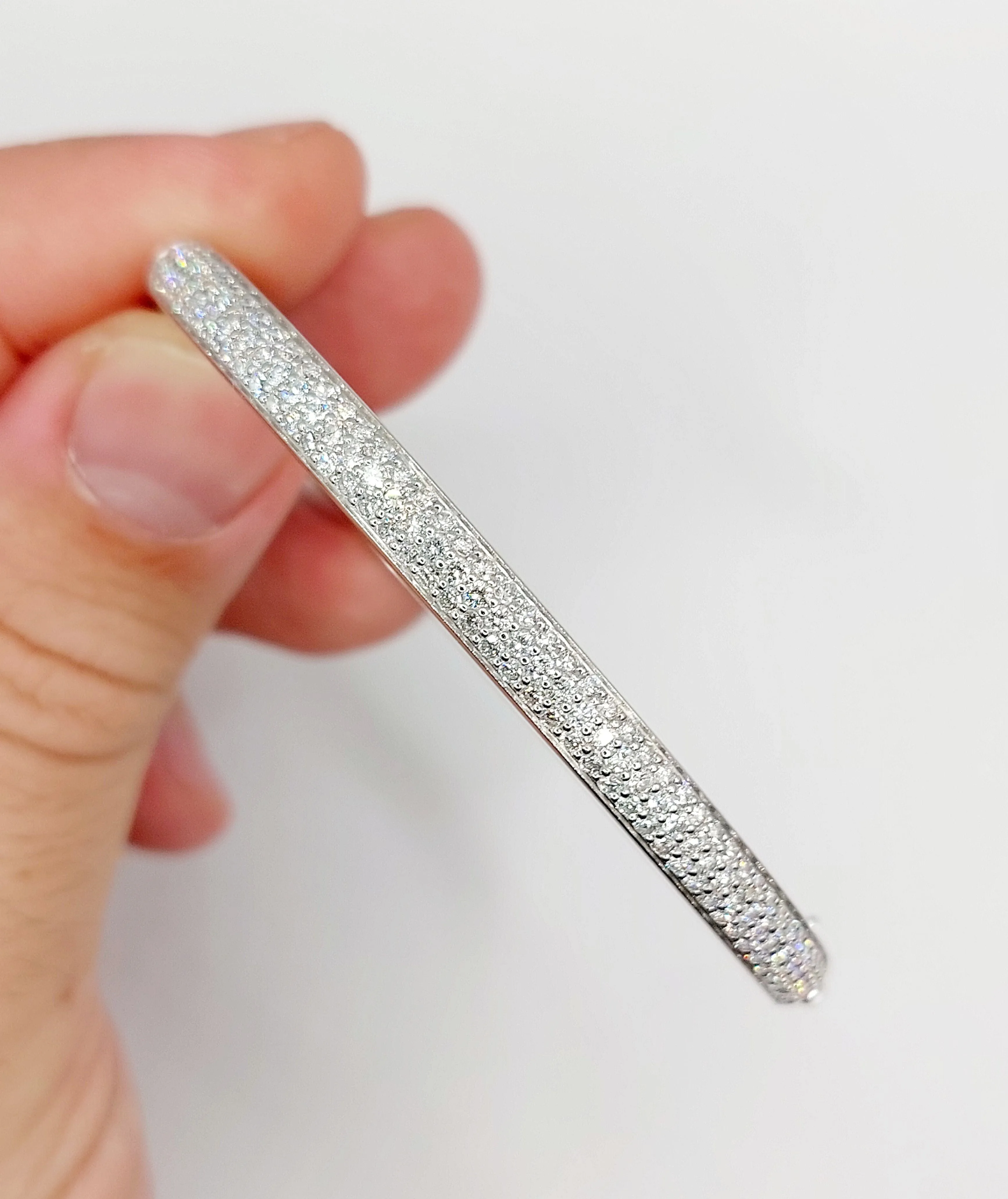 Bracelet jonc or blanc 18k et 2,80 carats de diamants, vintage, art deco sold by 58 Facettes product image thumbnail 2