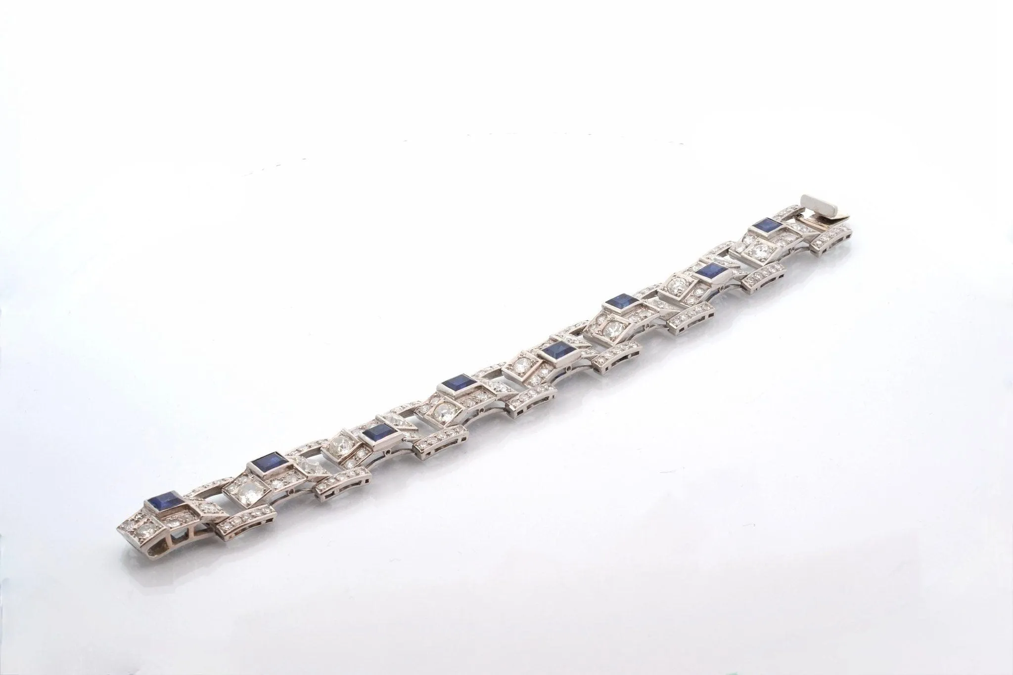 Bracelet Art déco en platine, diamants et saphirs sold by 58 Facettes product image thumbnail 4