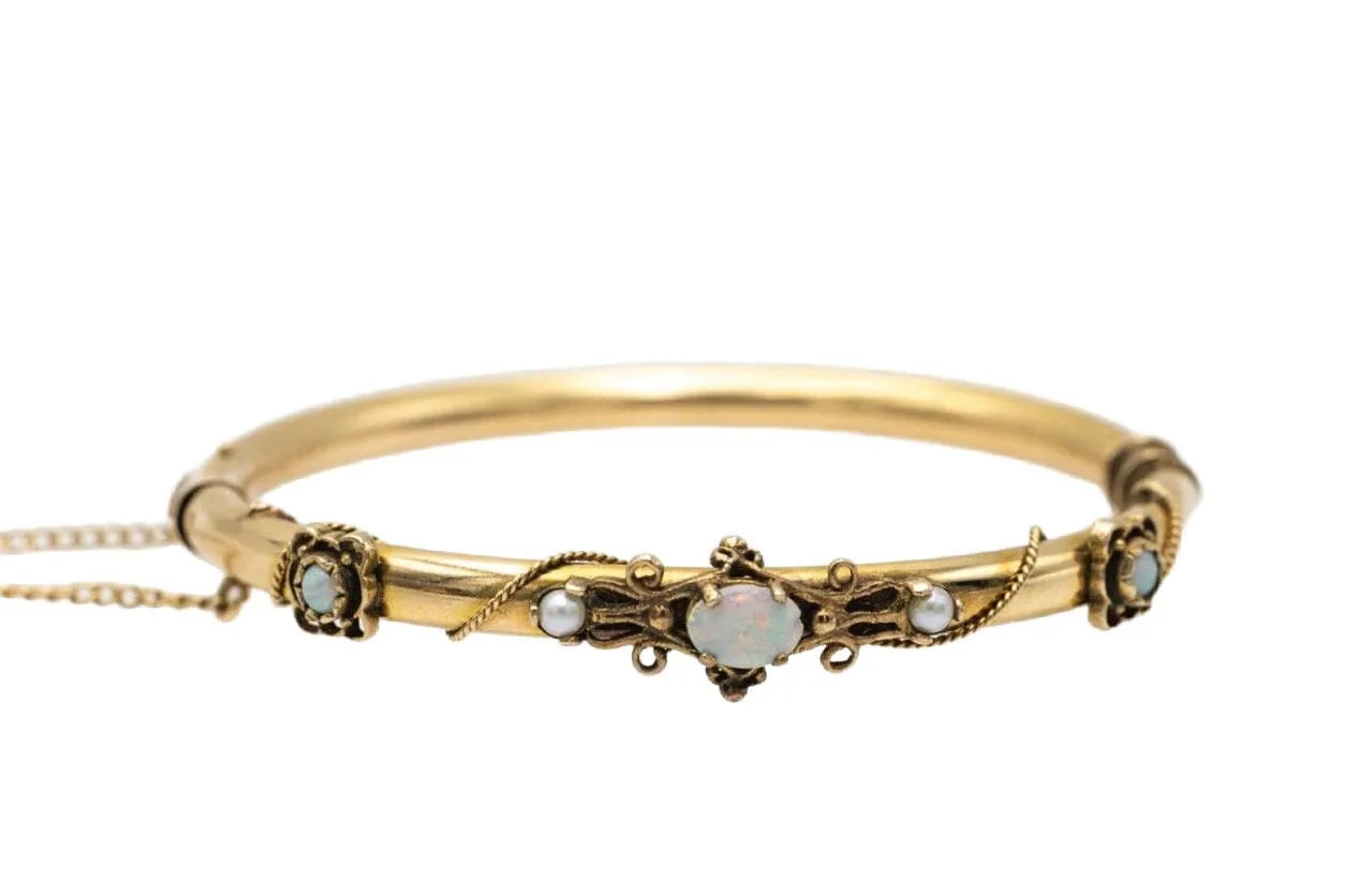 Bracelet en or jaune avec opales et perles, vers 1900 sold by 58 Facettes