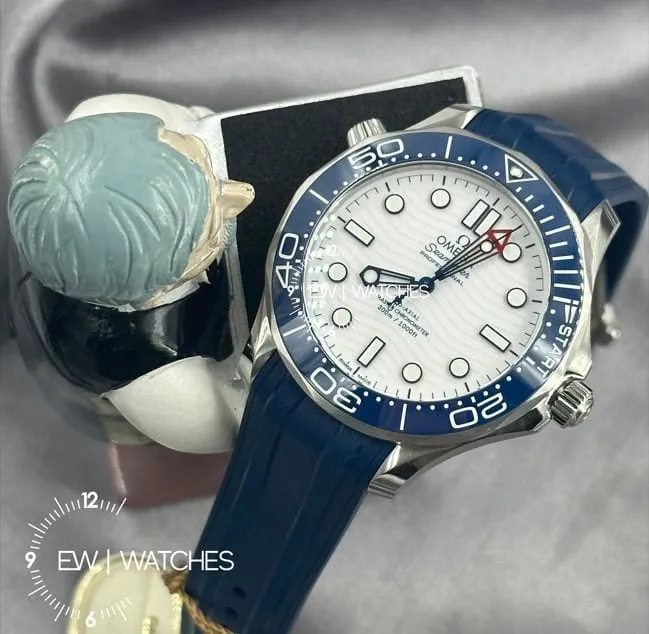 OMEGA - Seamaster Diver 300 42 mm 210.32.42.20.04.002 CAOUTCHOUC BLANC sold by 58 Facettes product image thumbnail 4