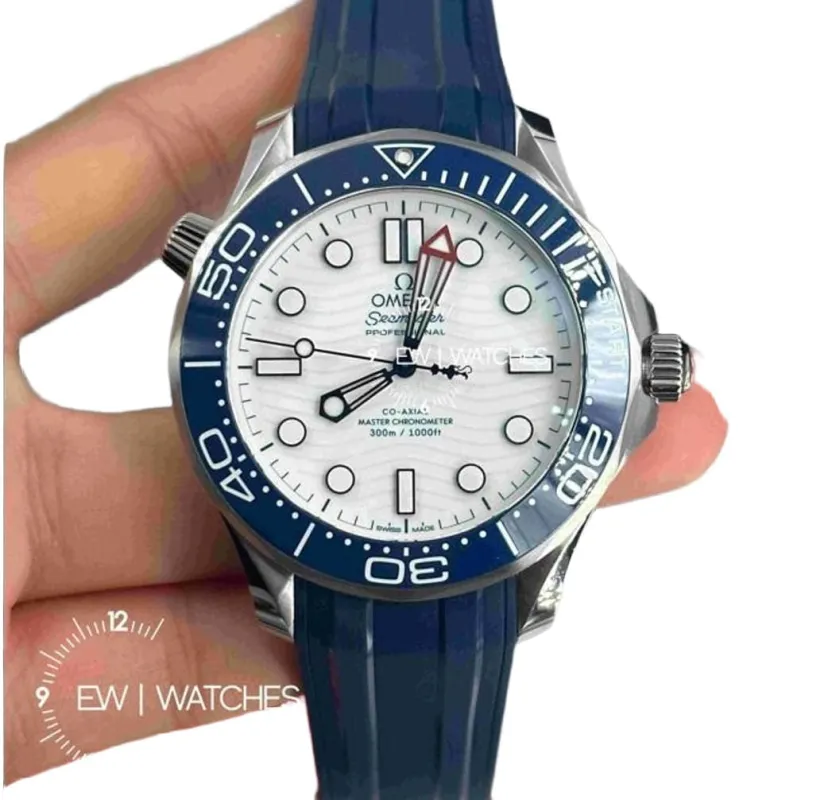 OMEGA - Seamaster Diver 300 42 mm 210.32.42.20.04.002 CAOUTCHOUC BLANC made by 58 Facettes