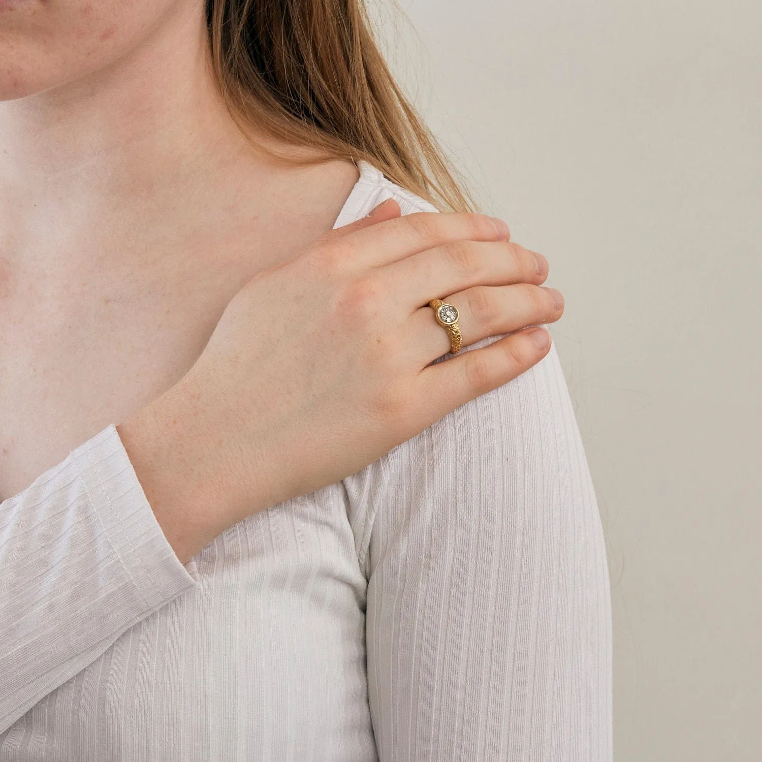 Bague bandeau or texturé Diamants sold by 58 Facettes product image thumbnail 2