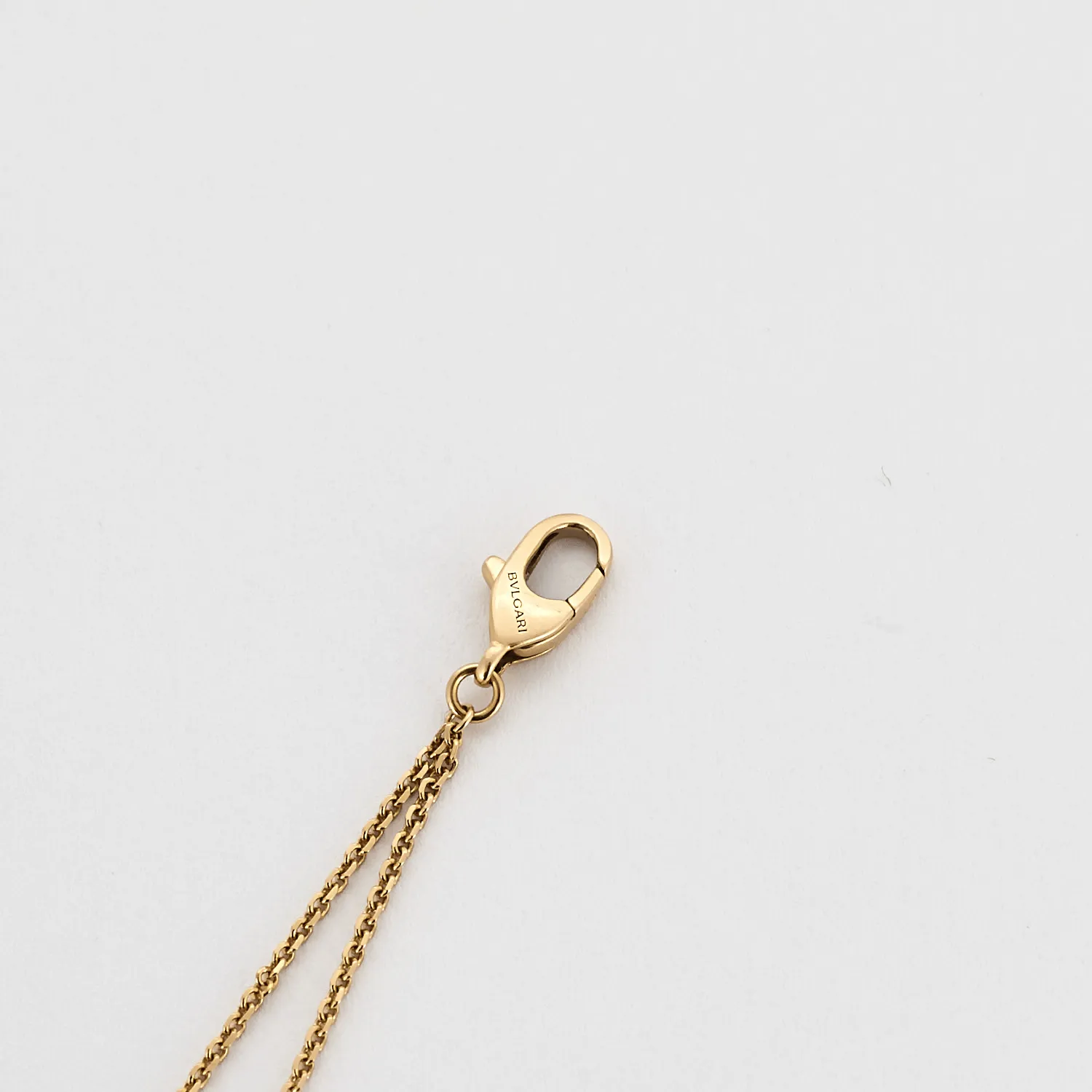 Bulgari - Diva’s Dream - Bracelet or rose et nacre. sold by 58 Facettes product image thumbnail 5