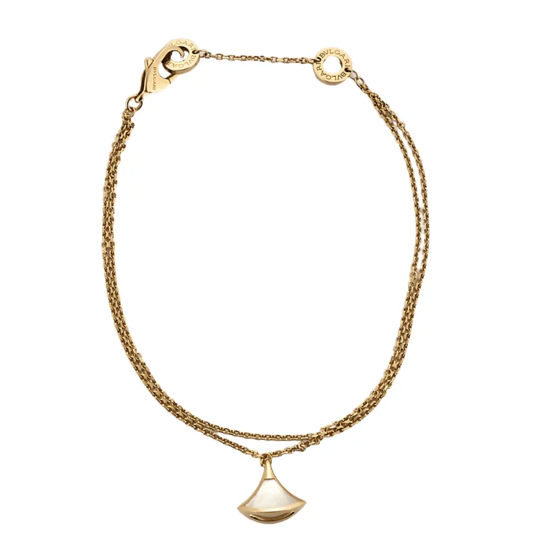 Bulgari - Diva’s Dream - Bracelet or rose et nacre. sold by 58 Facettes