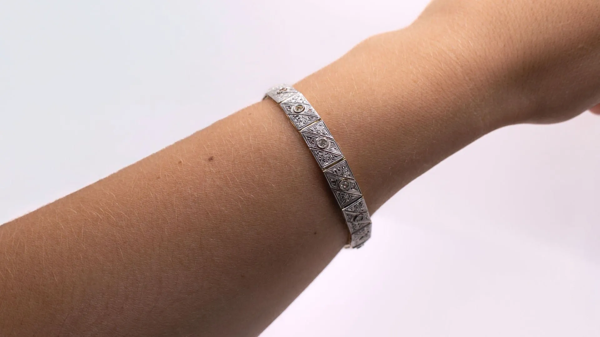 Bracelet Art Déco or jaune et or blanc, diamants sold by 58 Facettes product image thumbnail 2