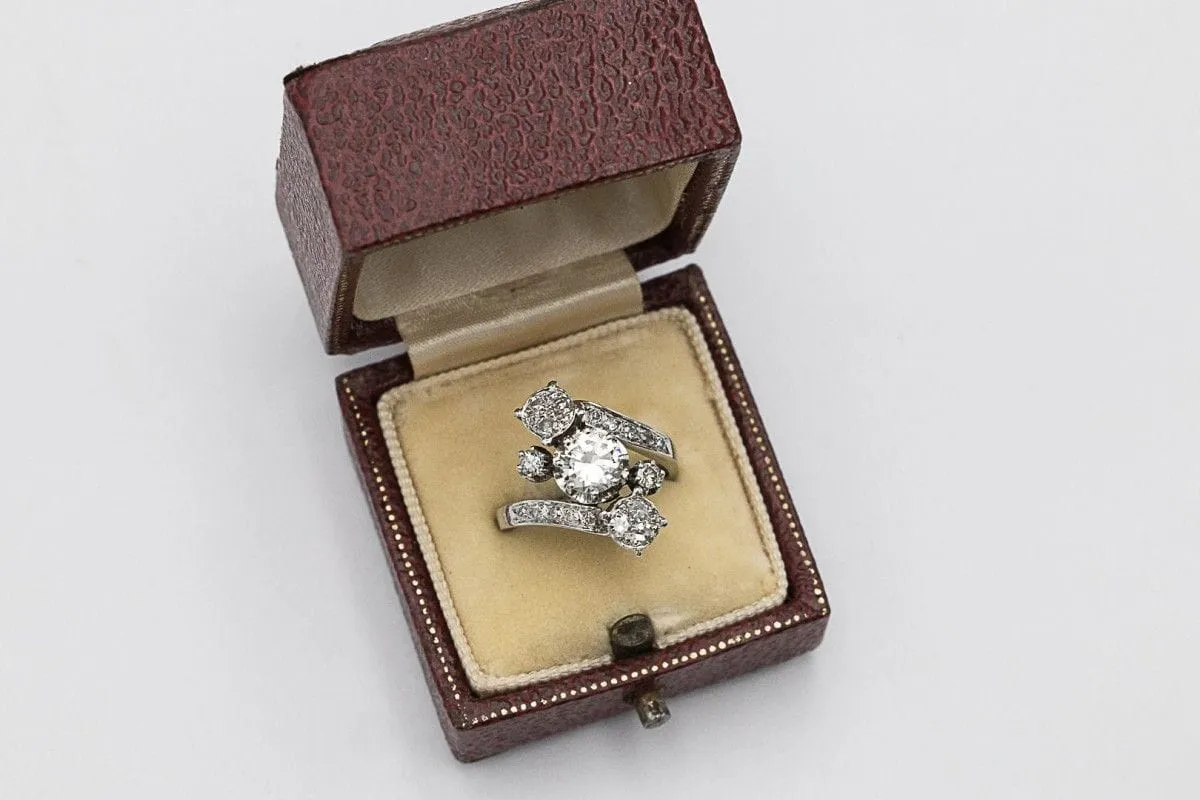 Bague française ancienne en or blanc sertie de diamants de 1,25 carat sold by 58 Facettes product image thumbnail 3