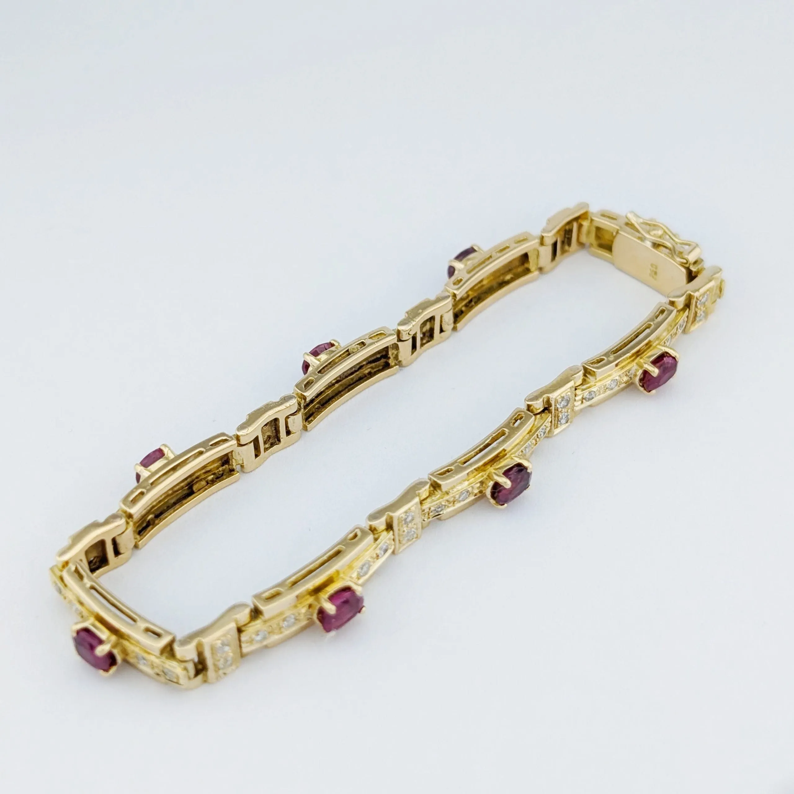 Bracelet en or jaune 18 carats avec diamants et rubis sold by 58 Facettes product image thumbnail 4