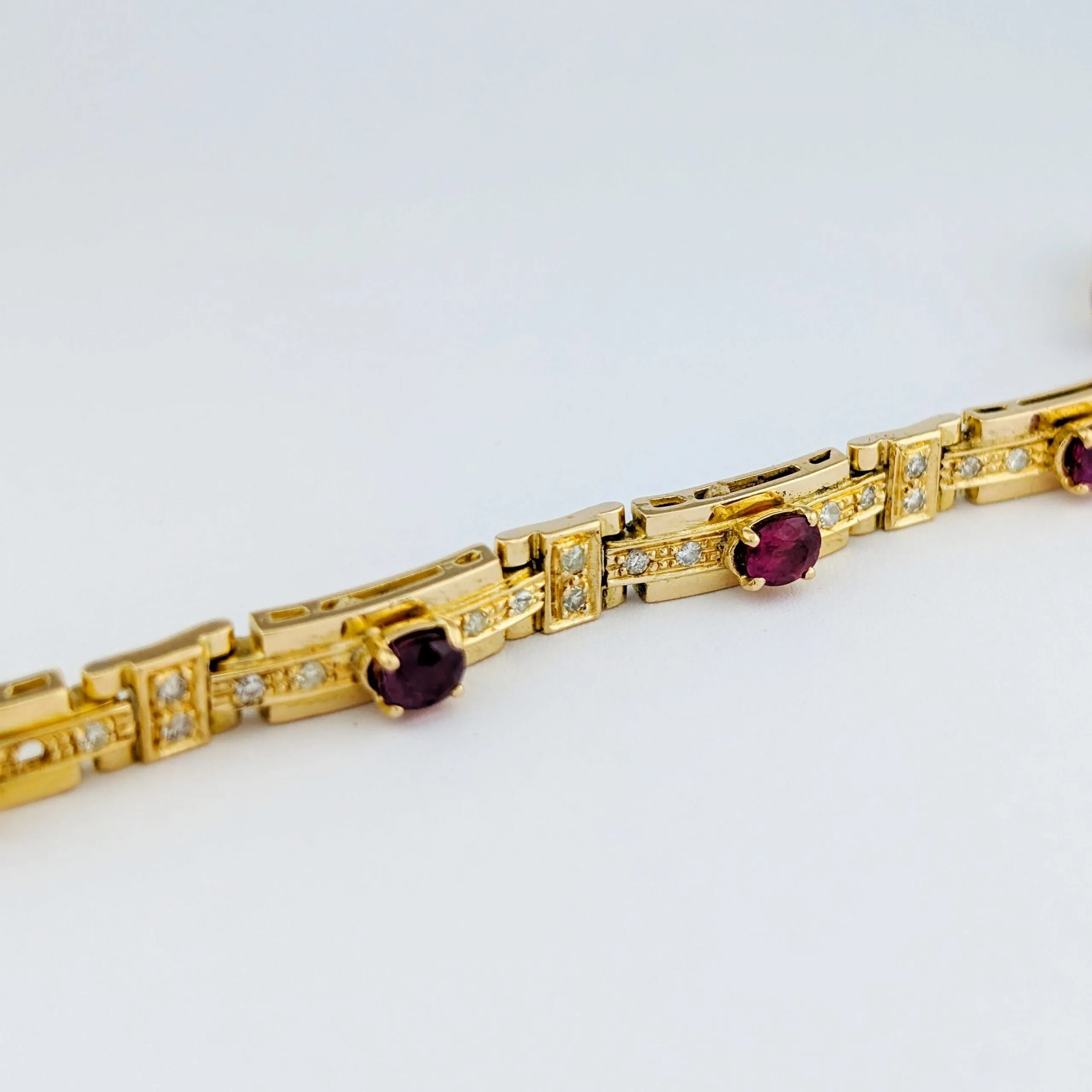 Bracelet en or jaune 18 carats avec diamants et rubis sold by 58 Facettes product image thumbnail 5