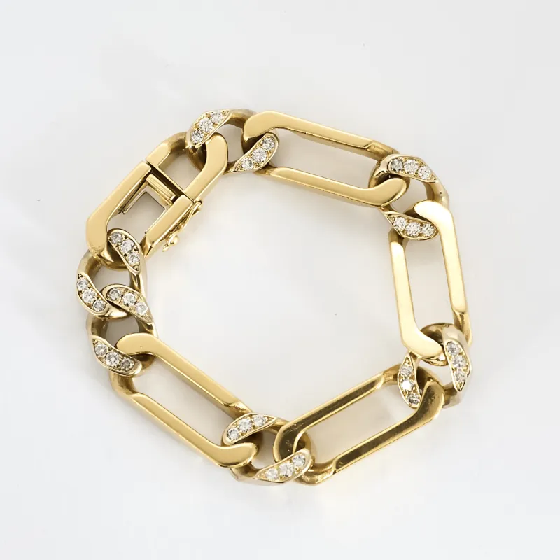 VAN CLEEF & ARPELS - Rare Bracelet maille cheval en or jaune et diamants sold by 58 Facettes