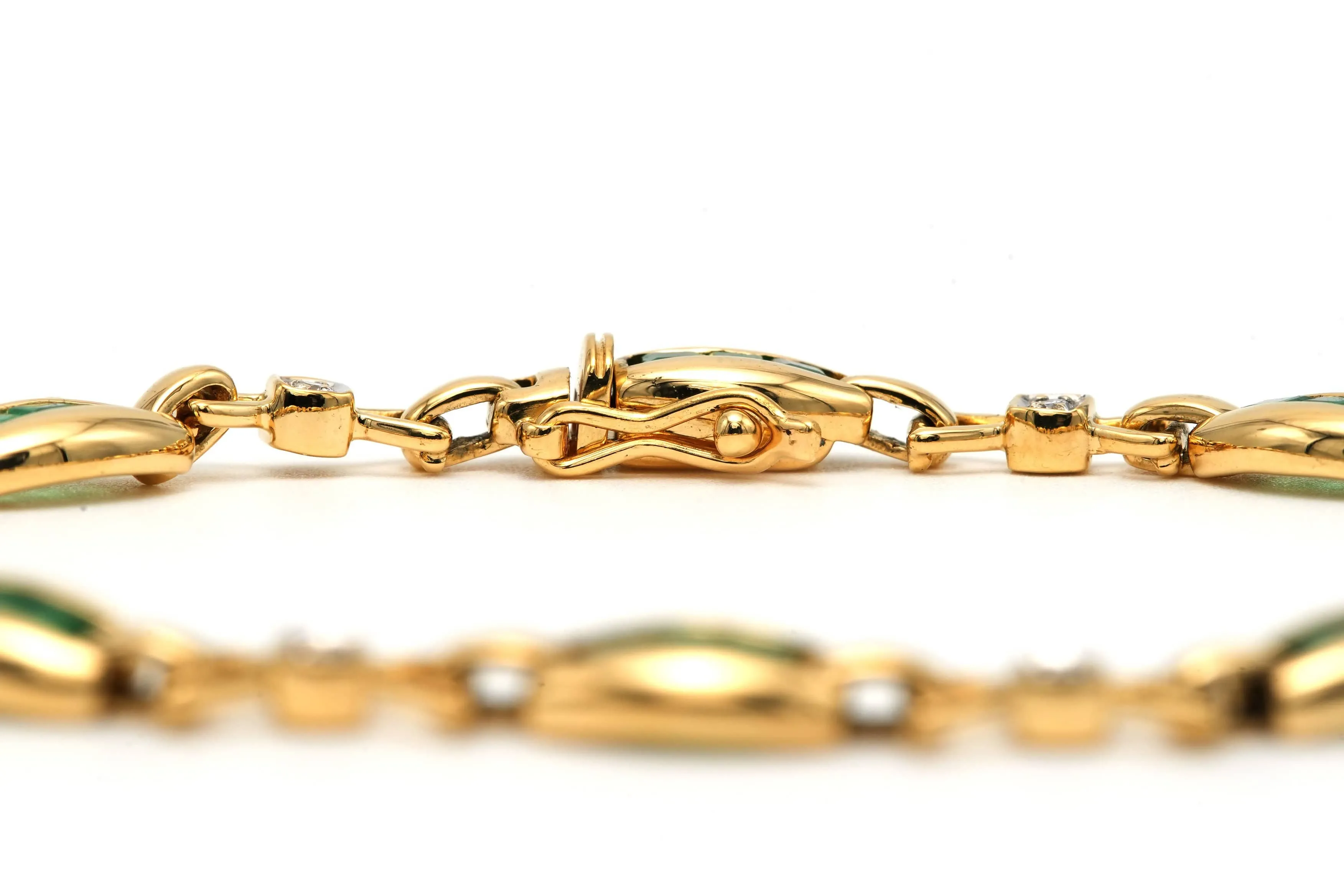 Bracelet contemporain or jaune, émeraudes et diamants sold by 58 Facettes product image thumbnail 4
