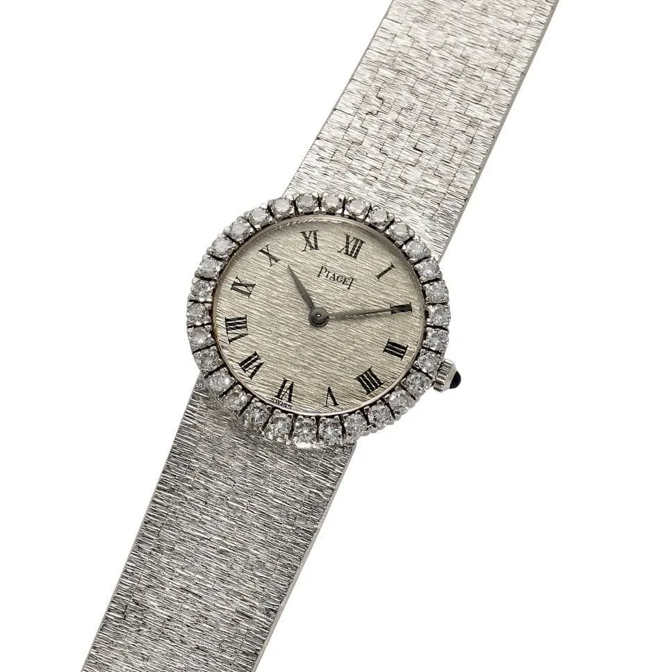 Piaget - Montre vintage en or blanc 18k et diamants sold by 58 Facettes